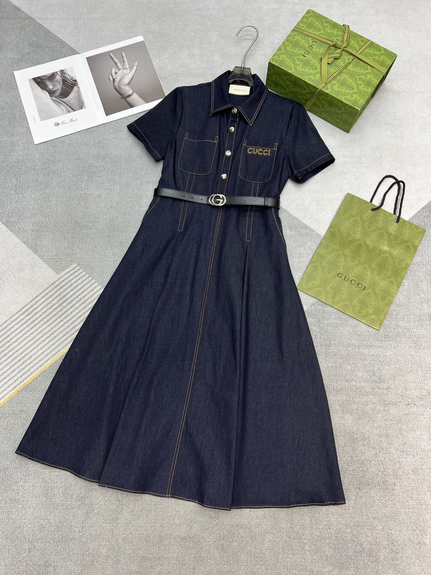NO:328225,High-quality Gucc*/25SS new square collar short-sleeved dress/bag mother embroidery decoration/match classic button   black belt/color high-end/simple temperament/monochrome three-code SML, gucci, skirts, T-shirt, alexander wang19860909高品质Gucc*/25SS新款方领短袖连衣裙/口袋子母刺绣装饰/搭配经典纽 黑色皮带/颜色显高级/简约气质/单色三码SML,,gucci,skirts,T-shirt,alexander wang,Women's clothing