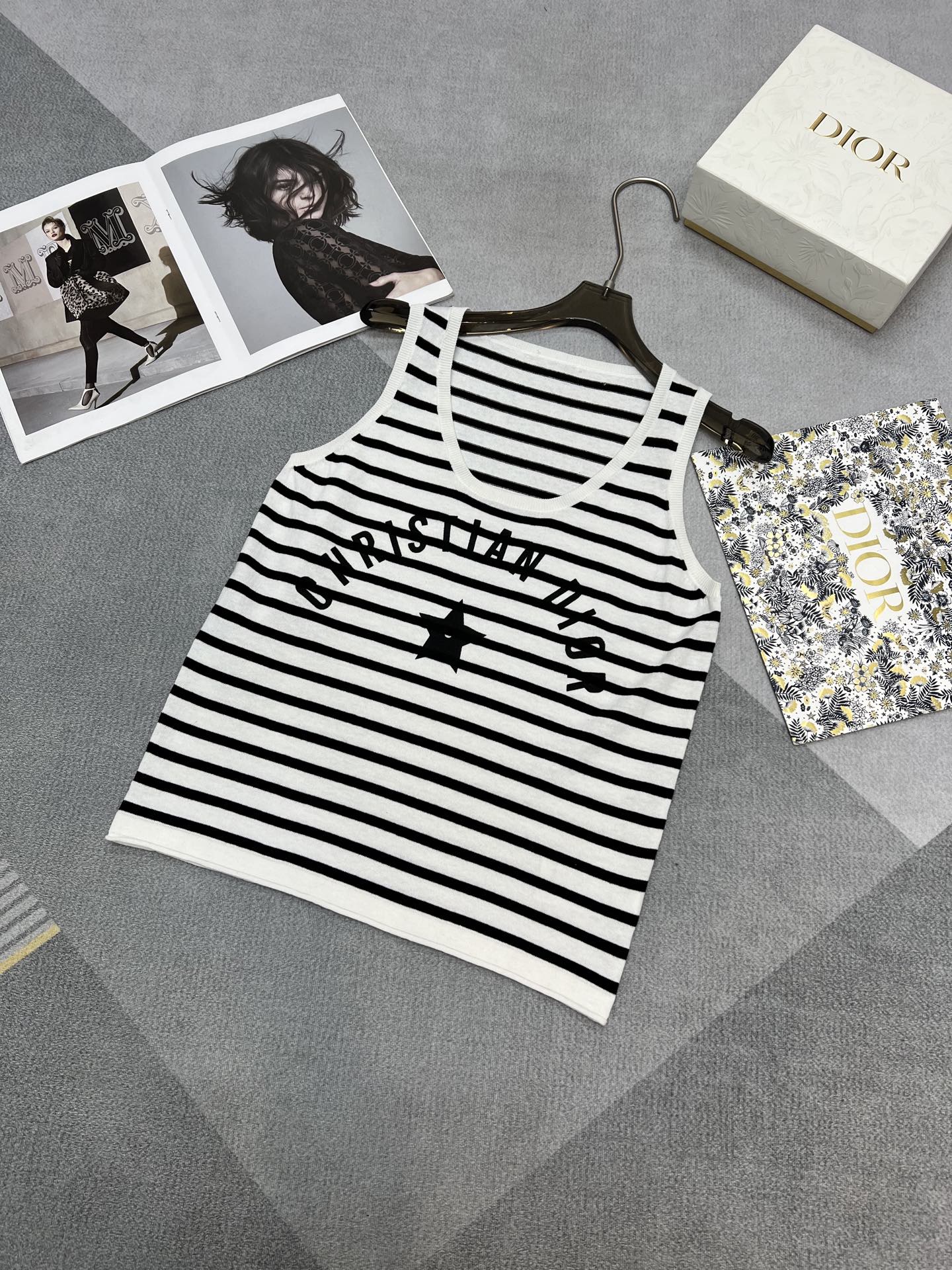 NO:417441,High-quality di*r 2025 summer series Super good looking classic navy style series Light and knitted fabric Style casual and fashionable casual and generous style Closed style SML, alexander wang19860909高品质di*r 2025夏季系列 超好看的经典海军风系列 轻薄的针织面料 款式版型休闲时尚 随性大方 闭眼入的款式SML,,alexander wang,Women's clothing