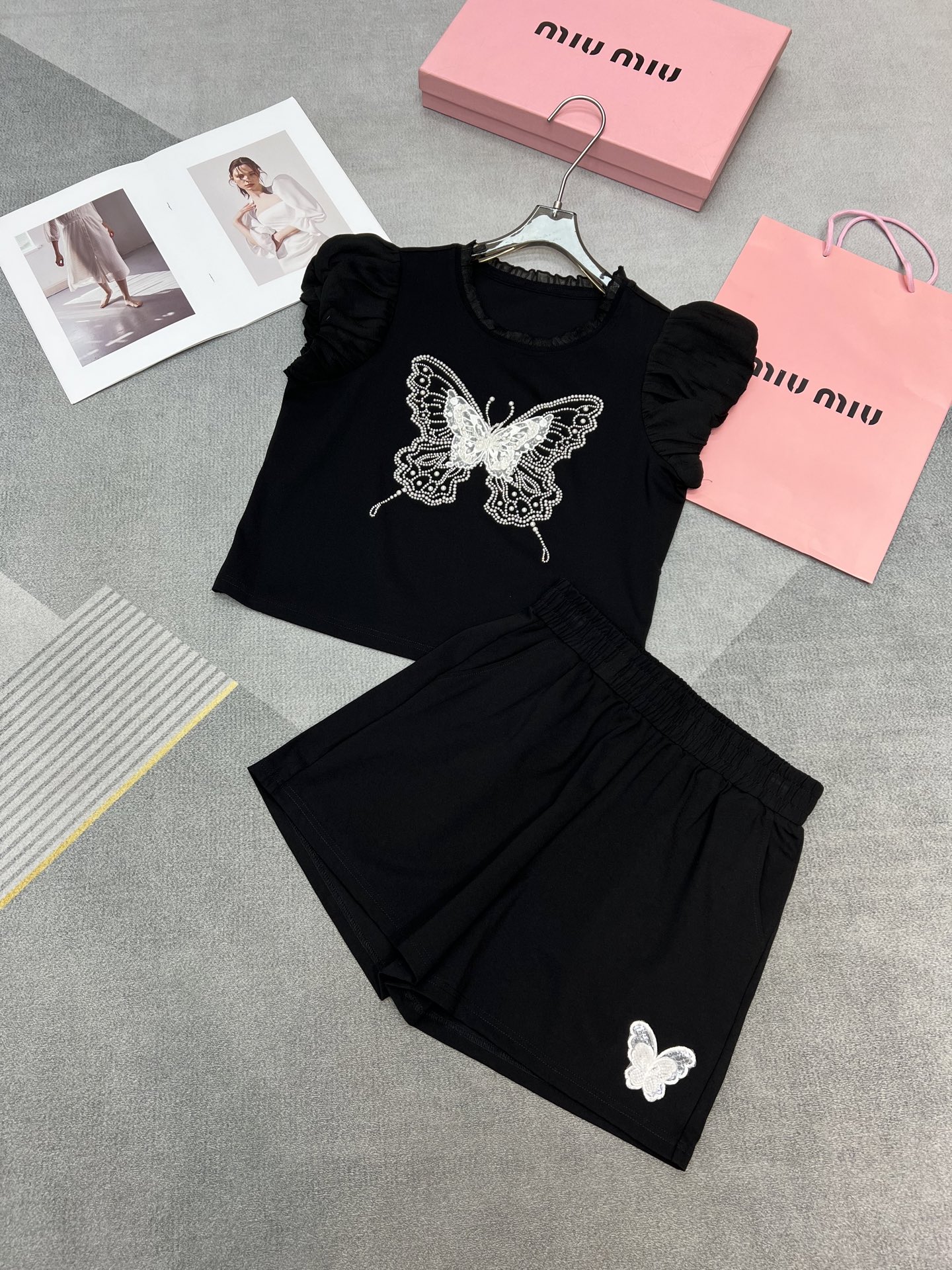 NO:420553,High-quality 2025 summer new bead butterfly pattern set/split puff sleeve cuff design SML, alexander wang19860909高品质2025夏季新款钉珠蝴蝶图案套装/拼接泡泡袖袖口设计SML,,alexander wang,Women's clothing