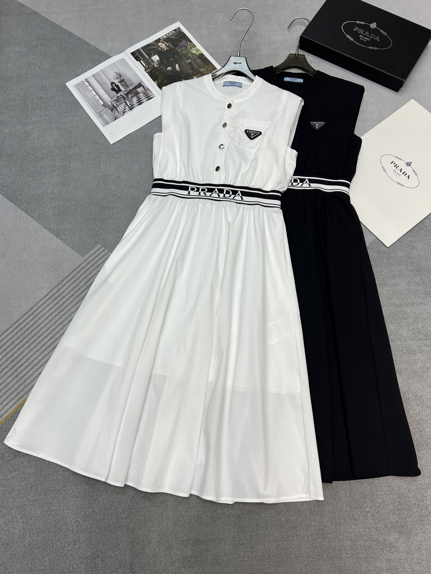 NO:420594,High-quality Prad*/25SS new sleeveless dress custom triangular logo decoration/thread letter belt/simple and not simple/two-color three-code SML, prada, skirts, alexander wang19860909高品质Prad*/25SS新款无袖连衣裙定制三角标装饰/螺纹字母腰带/简单不简约/两色三码SML,,prada,skirts,alexander wang,Women's clothing