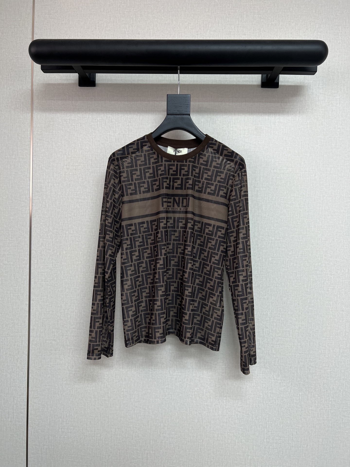 NO:429552,High-quality series Fendi2025 summer new classic presbyterian letter positioning printed mesh round neck long sleeve T-shirt summer sun protection early autumn base top SML, fendi,tees, t-shirt,alexander wang19860909高品质系列款Fendi2025夏季新款经典老花字母定位印花网纱圆领长袖T恤衫夏季防晒早秋打底上衣SML,,fendi,tees，t-shirt,alexander wang,Women's clothing