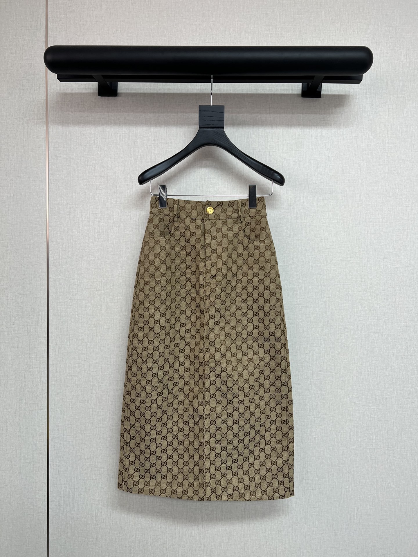 NO:442116,High-quality Guuci early autumn new classic presbyterian jacquard skirt with back waist elastic jacquard logo rubber custom button rear pocket simple red and green logo card decorative rear slit design monochrome SML, skirts, alexander wang19860909高品质Guuci早秋新款经典老花提花半裙后腰弹力提花logo橡筋定制纽扣后口袋简单红绿logo牌牌装饰后开衩设计单色SML,,skirts,alexander wang,Women's clothing