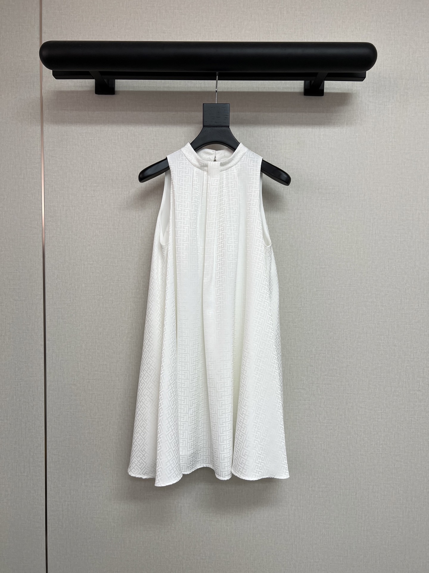 NO:452239,High-quality Balm*in2025 vacation series Super beautiful vacation style skirt, it is simply a white moonlight white skirt, using three-dimensional jacquard fabric, very, very textured, different light sense under different lights, simple and very good looking~ A full temperament item SML2, balmain, skirts, alexander wang19860909高品质Balm*in2025度假系列 超美的的度假风裙子 简直是白月光小白裙啊 采用立体提花面料 非常非常有质感 不同光线下光感不同 简简单单就很好看～ 气质满满的单品SML2,,balmain,skirts,alexander wang,Women's clothing