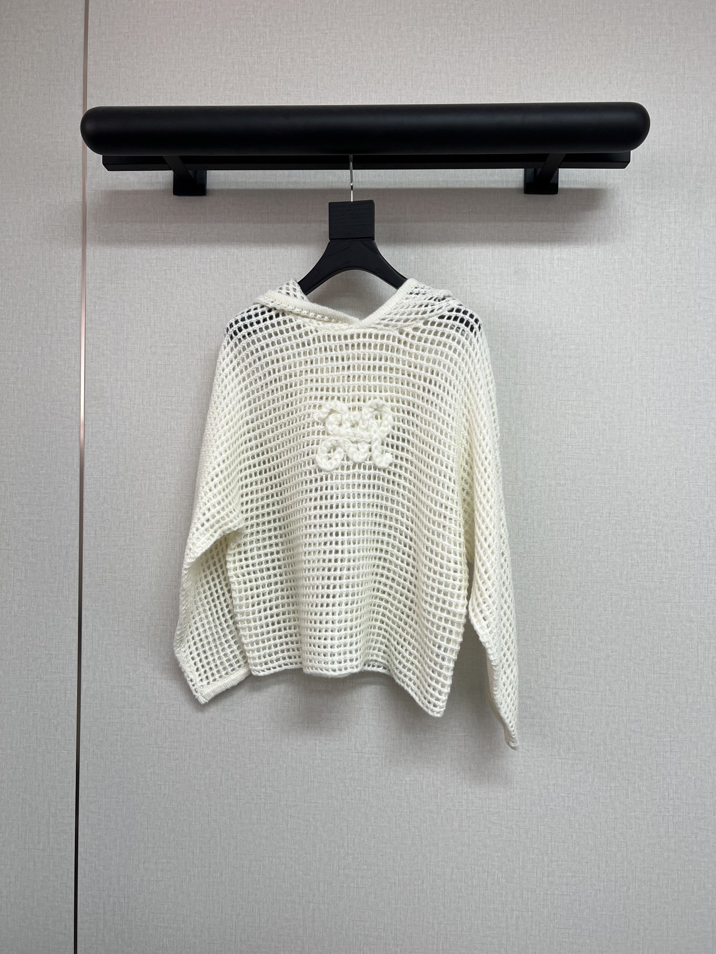 NO:493256,High-quality Zhuoya2025 autumn and winter series, soft and glutinous sweater, hooded loose style, too inclusive of body shape, thick knitted, big hollow out of early autumn, really casual and fashionable, high-end milky white SML,, sweaters, hats, alexander wang19860909高品质卓ya2025秋冬系列 软软糯糯的毛衣 连帽宽松款式 太包容身材了 粗线针织大镂空 早秋外搭真的有休闲又时髦 高级的奶白色SML,,sweaters,hats,alexander wang,Women's clothing