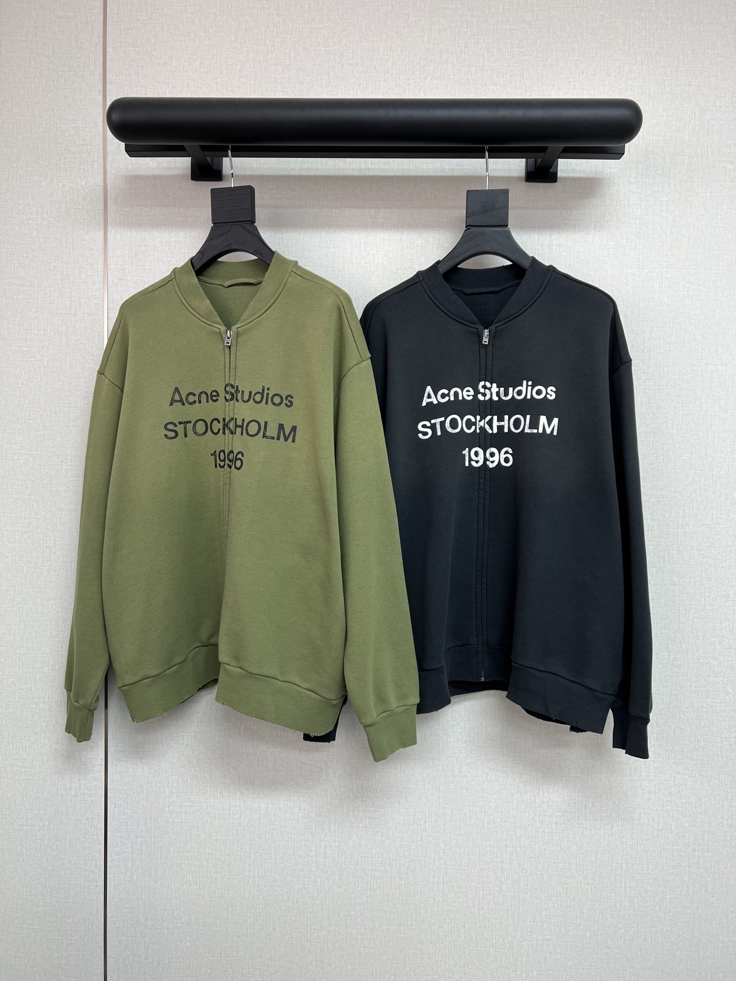 NO:500036,High-quality Ac*ne irresistible 1996 sweatshirt~ The complexity of a piece of clothing Monkey spray color + hand-made wear + old offset printing I used 380g sweatshirt fabric. The texture can be seen. Two colors SML, hoodie, sweatshirts, alexander wang19860909高品质Ac*ne无法抗拒的1996卫衣～ 一件衣服的复杂程度 马骝喷色+手工磨破+做旧胶印 我用的元版380克重的卫衣面料 质感看得到 两色SML,,hoodie,sweatshirts,alexander wang,Women's clothing
