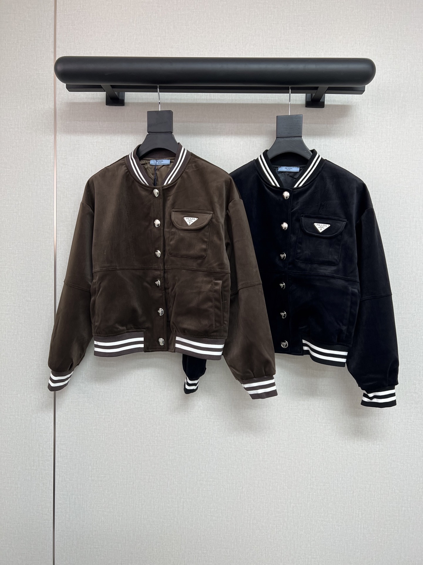 NO:565031,High quality PARD*25 new autumn and winter velvet small jacket/double pocket design/advanced custom buttons/coffee black SML,,jackets & coats,jackets & coats,alexander wang19860909高品质PARD*25年秋冬新款丝绒小夹克外套/双口袋设计/高级定制纽扣/咖色黑色SML,,jackets & coats,jackets & coats,alexander wang,Women's clothing