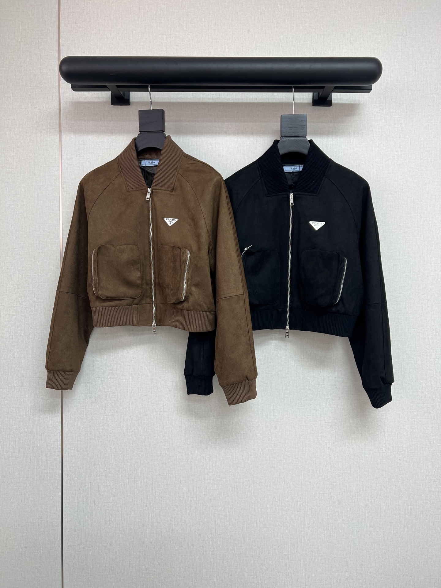 NO:611038,High-quality PARD*25 new autumn and winter velvet small jacket/dual purse pockets/full of high-end feel/coffee black SML,,jackets & coats,jackets & coats,alexander wang19860909高品质PARD*25年秋冬新款丝绒小夹克外套/双荷包口袋搭配/高级感十足/咖色黑色SML,,jackets & coats,jackets & coats,alexander wang,Women's clothing