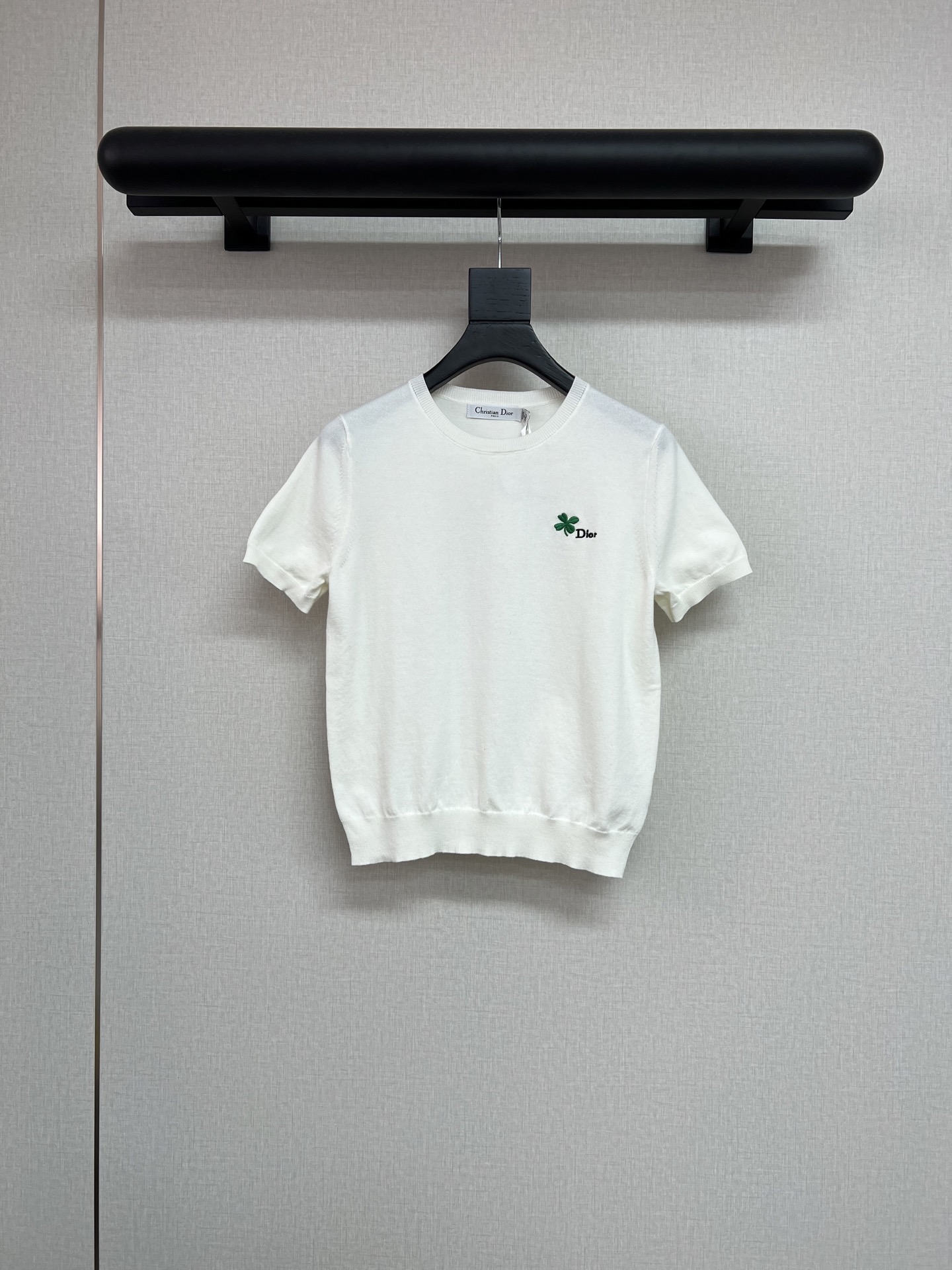 NO:738707,High-quality di*r2026 early spring series/four-leaf clover knitted short-sleeved ~ Zhou Ye's same item SML, T-shirt,19860909高品质di*r2026早春系列/四叶草针织短袖～周也同款单品SML,,T-shirt,,Women's clothing