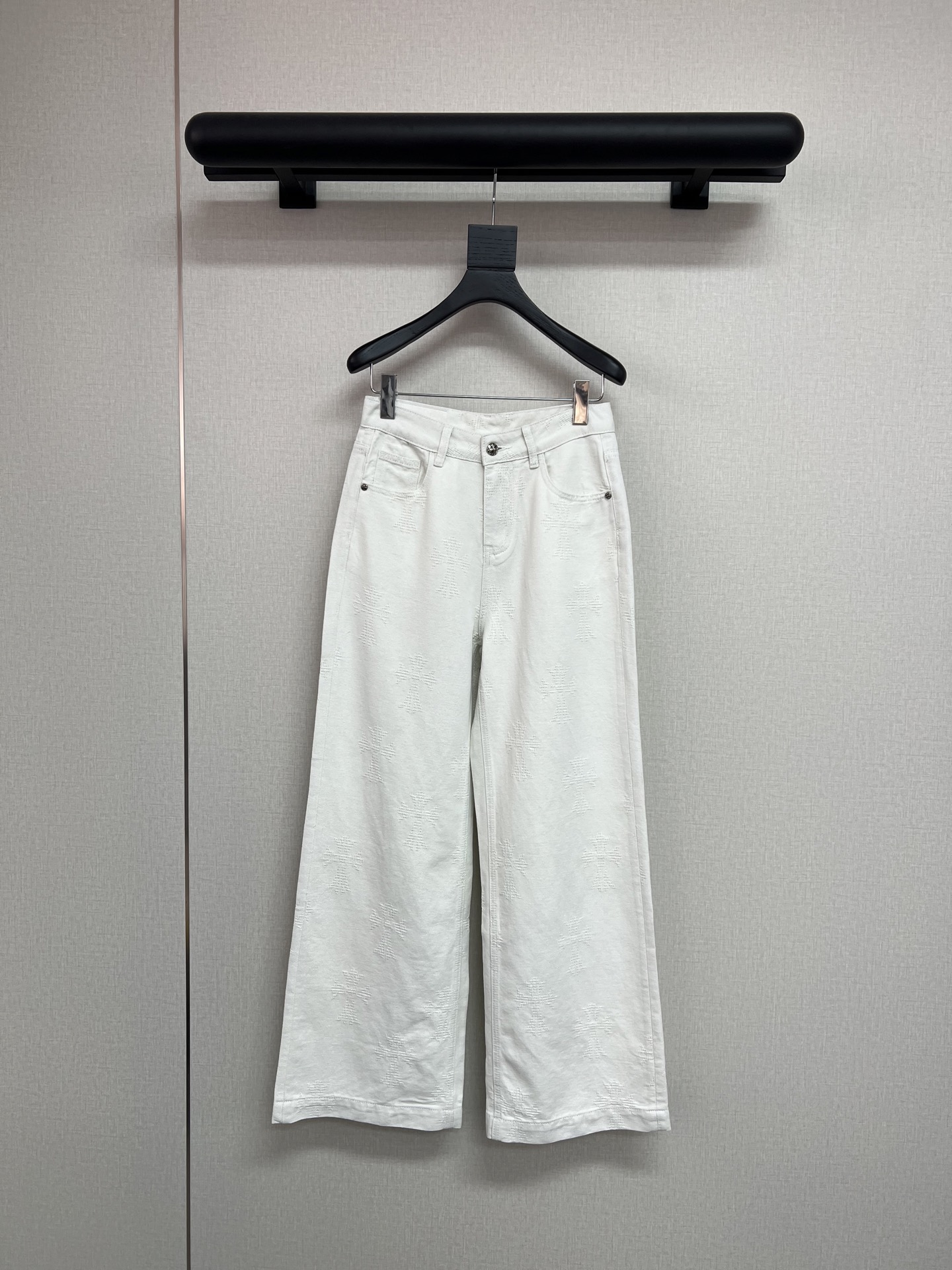 NO:748716,High-quality Chrome Hearts 2026 spring and summer high-waisted soft and crisp jeans style visually makes your legs longer in seconds. Iconic cross irregular jacquard embroidery. Improves recognition. Monochrome SML XL,,chrome hearts,chrome hearts,jeans,19860909高品质Chrome Hearts克罗心2026春夏高腰柔软挺括牛仔裤版型 视觉上秒变大长腿 标志性十字架不规则提花刺绣.提高辩识度 单色SML XL,,chrome hearts,chrome hearts,jeans,,Women's clothing