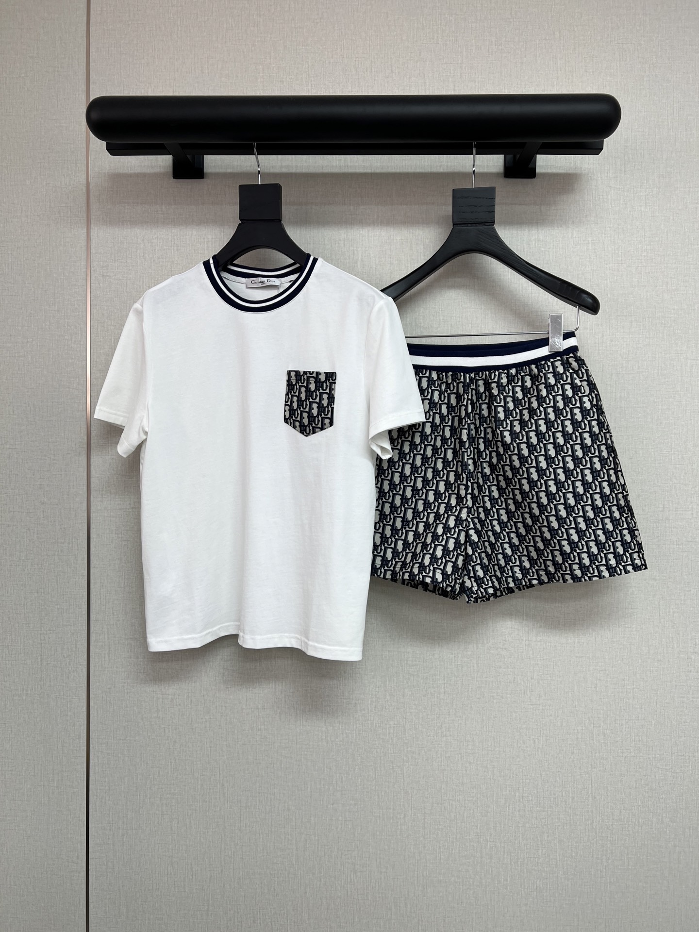 NO:749708,High-quality DIO*26 spring and summer pure cotton round neck short-sleeved logo webbing T-shirt jacquard shorts pants pocket splicing webbing/fashion big-name style/high-end quality/SML,, dior, shorts, T-shirt, tees, t-shirt,19860909高品质DIO*26春夏纯棉圆领短袖logo织带T恤提花短裤裤子口袋拼接织带/时尚大牌范儿/高端品质/SML,,dior,shorts,T-shirt,tees，t-shirt,,Women's clothing