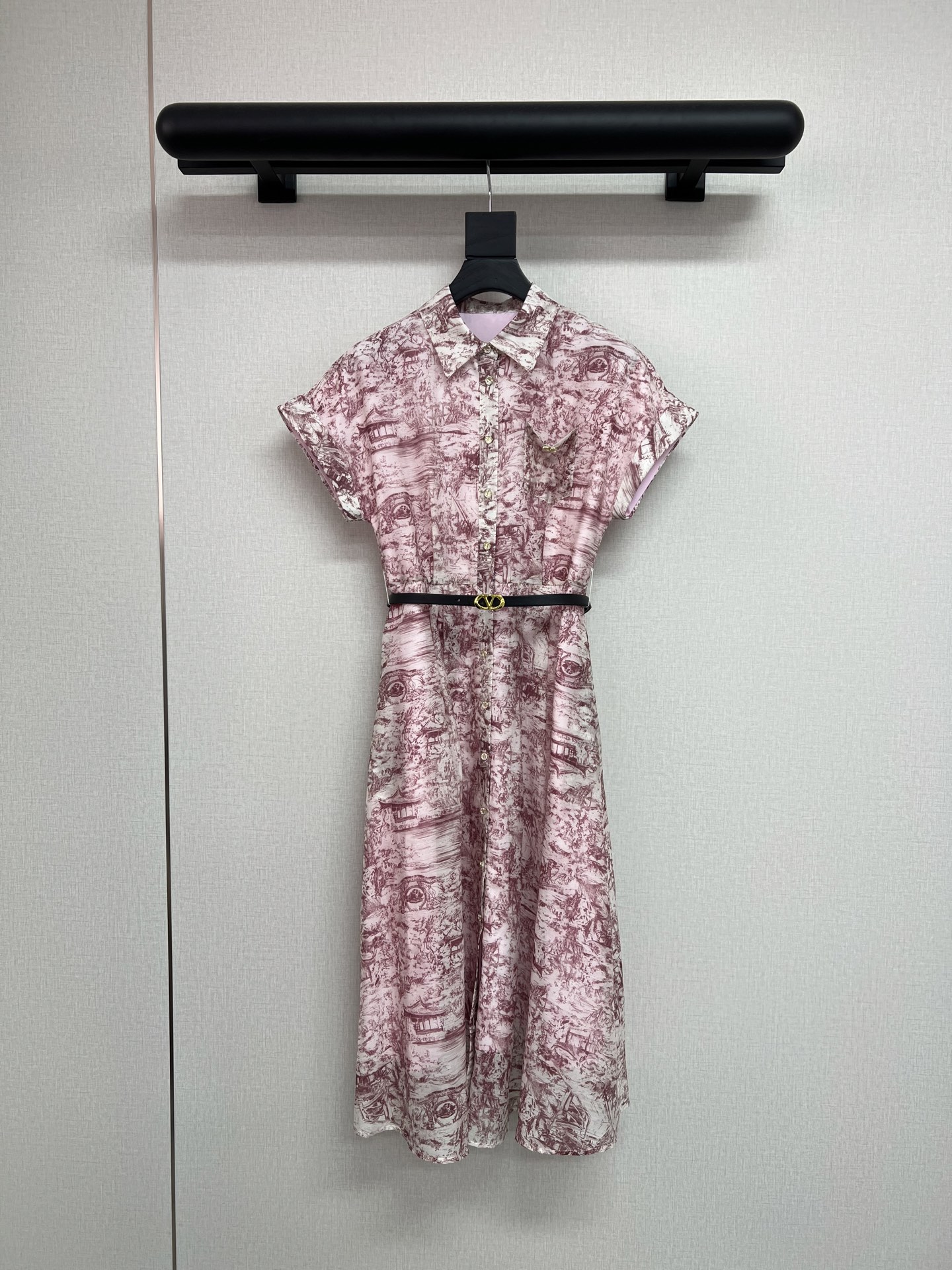 NO:761114,High-quality V's new 26-year-old summer printed slim-fitting dress/with advanced custom-made belt/single product SML,,skirts,19860909高品质V家26年夏季新款印花修身显瘦连衣裙/搭配高级定制腰带/单品SML,,skirts,,Women's clothing