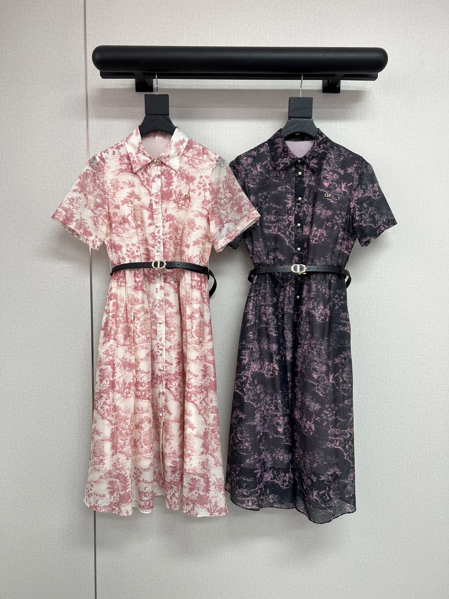 NO:761097,High-quality Dio*26 new spring and summer dark flower print dress/comfortable and elegant with belt fabric/high-quality summer essential items/SML,,dior,skirts,19860909高品质Dio*26春夏新款暗花印花连衣裙/搭配腰带面料舒适飘逸/夏季必备单品高货/SML,,dior,skirts,,Women's clothing