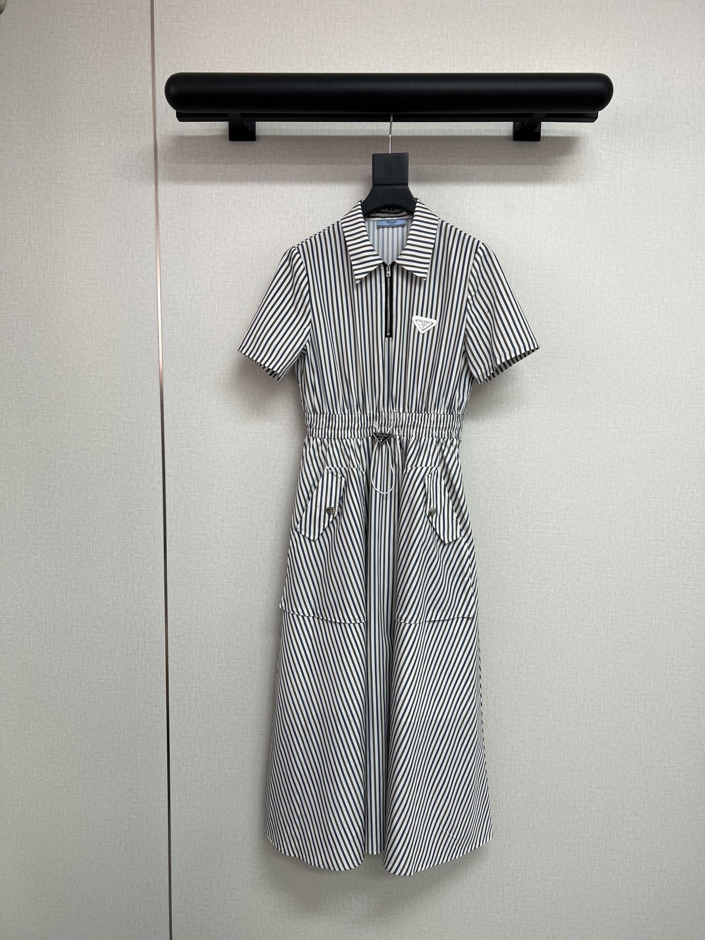 NO:761074,High quality PRADA*2026 new summer dress striped color matching classic triangle logo waist elastic design light and comfortable fabric high quality single color three sizes SML, prada, skirts,19860909高品质PRADA*2026夏季新款连衣裙条纹拼色 经典三角标 收腰松紧设计 面料轻薄舒适 高品质 单色三码SML,,prada,skirts,,Women's clothing