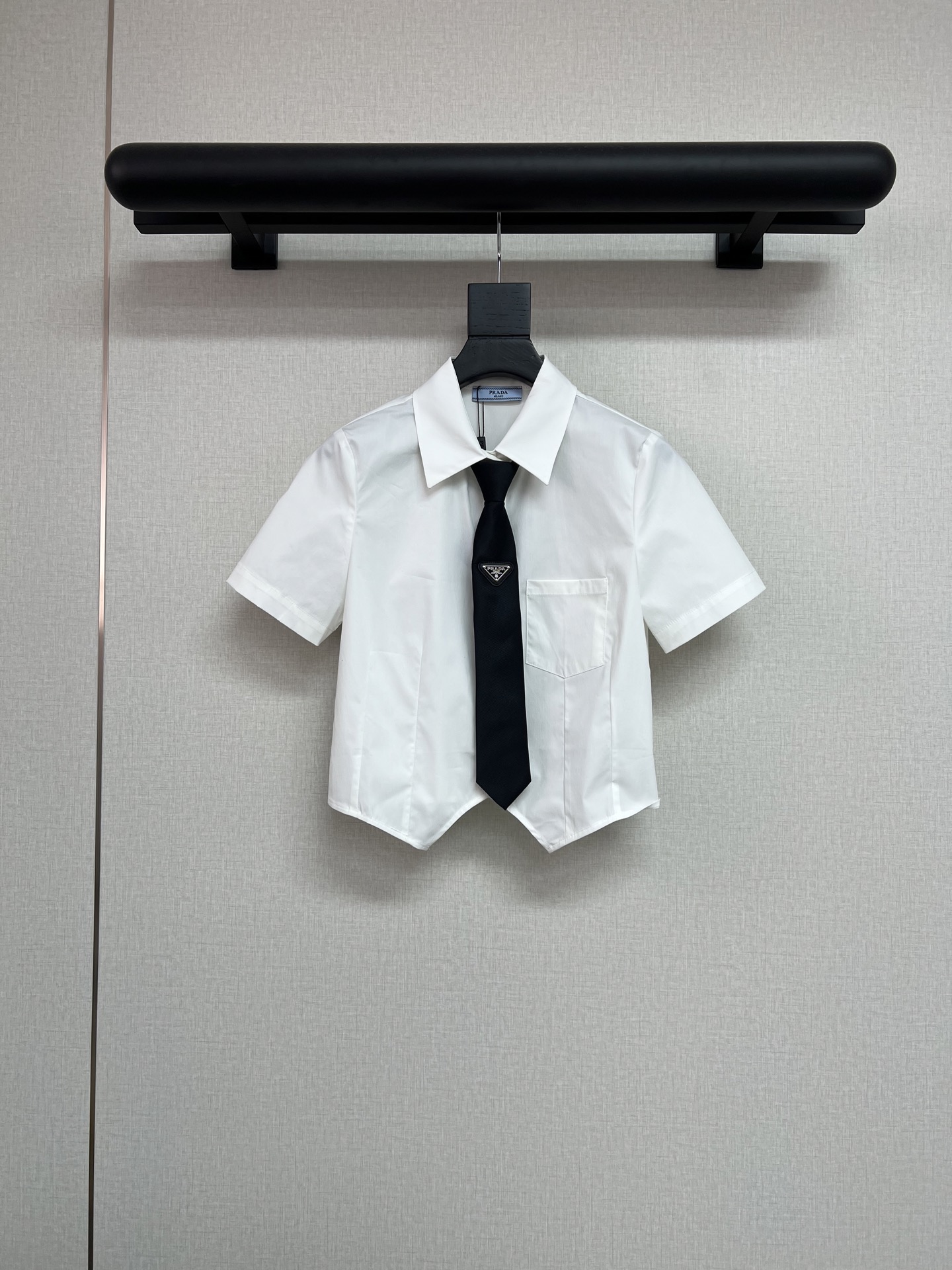 NO:790155,High-quality Pard*26 new summer Korean style short-sleeved shirt/with tie triangle decoration, full of big-name style/high-quality SML,, shirts, T-shirt, ties,19860909高品质Pard*26年夏季新款韩版修短袖衬衫/搭配领带三角牌装饰大牌范儿十足/高品质SML,,shirts,T-shirt,ties,,Women's clothing