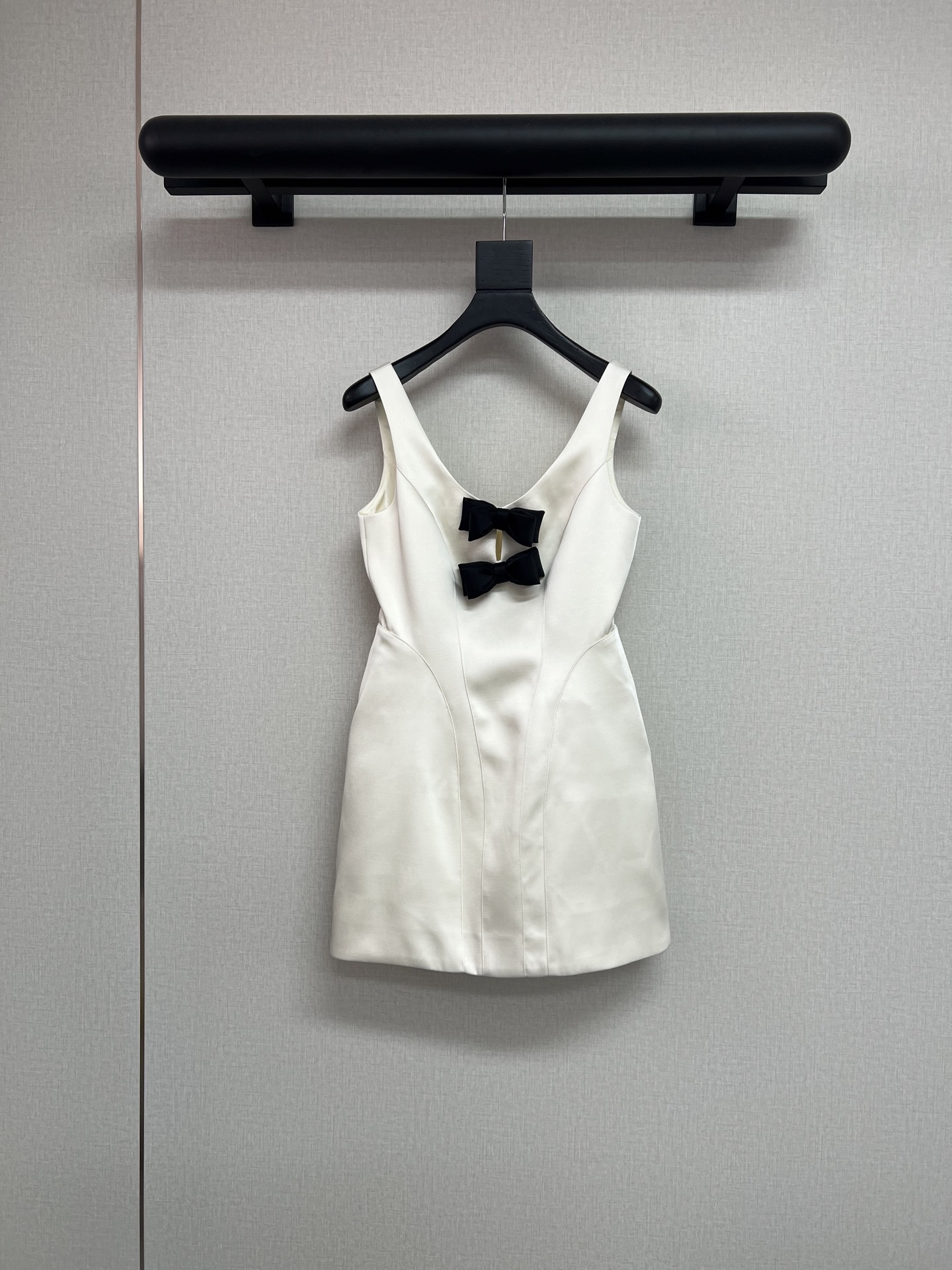 NO:797512,The high-quality ZY 2026ss spring and summer series are all beautiful. This bow series is really difficult to make. The bows are stuffed with cotton by hand and then made. The labor time is very long, but the effect is very good. I bought a customized three-dimensional fluffy mini skirt in Yuan version ~ hard mesh inside, soft mesh and skirt strips!  And organza!  Only the skirt has a three-dimensional sense SML,,skirts,19860909高品质ZY 2026ss 春夏系列 系列款都好好看啊 这个蝴蝶结系列真的很难做呢 蝴蝶结都是手工塞棉花然后制做 人工的时间特别长 但是效果呈现的很好 元版购入定制立体蓬蓬小裙子～ 内里硬网软网 还有裙撑条！ 还有欧根纱！才有裙摆的立体感 SML,,skirts,,Women's clothing