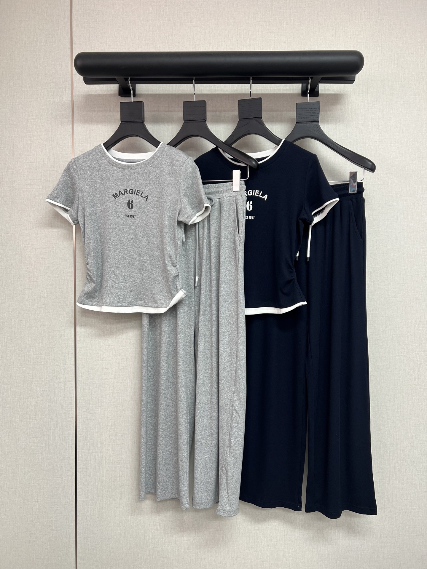 NO:885201,MM62026 new round neck contrasting color short-sleeved trousers suit two-color SML, masion margiela, T-shirt,19860909MM62026新款圆领撞色短袖长裤套装套装两色SML,,masion margiela,T-shirt,,Women's clothing