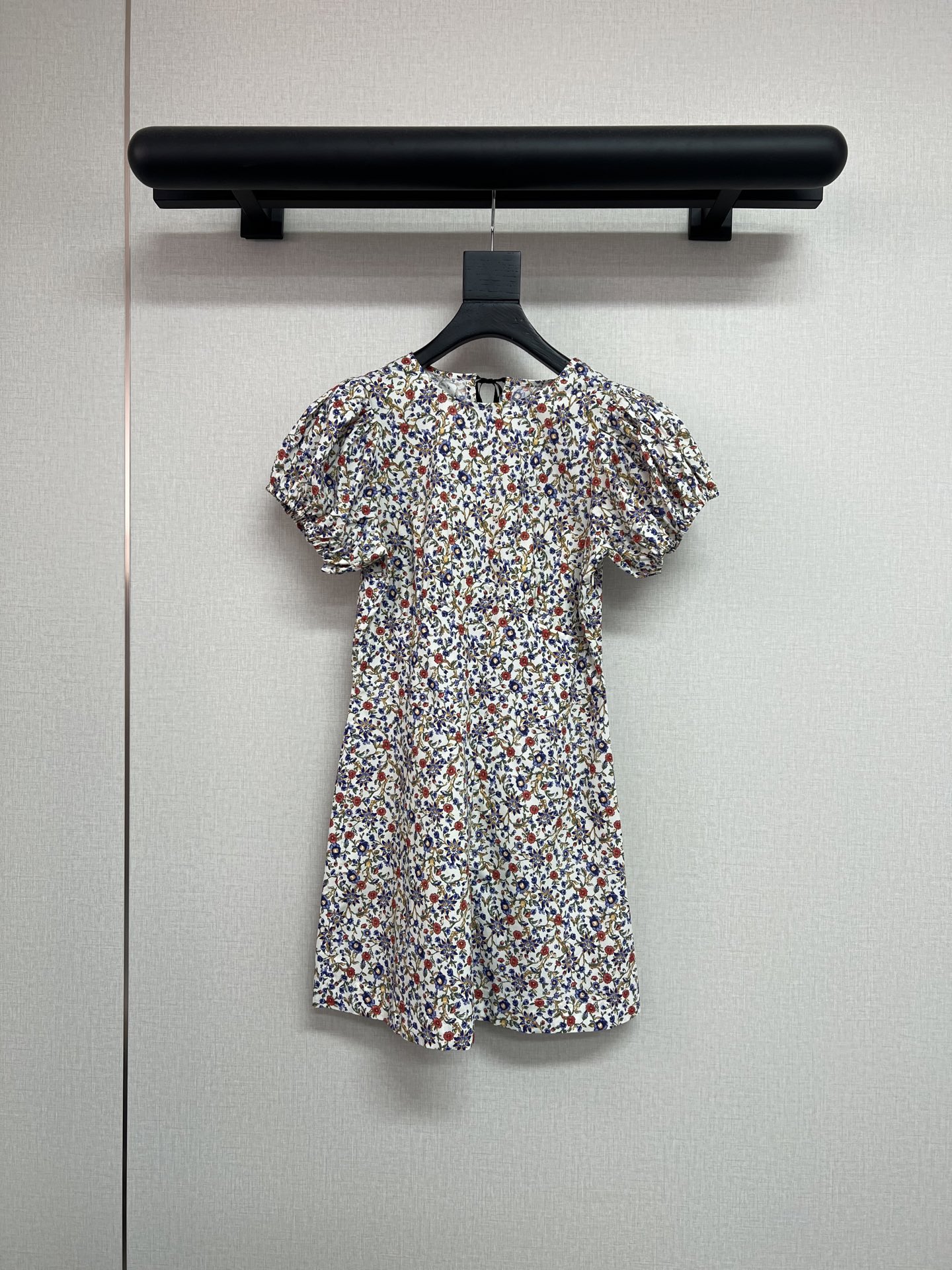 NO:891290,High-quality D0ne, a niche brand in California, USA. Retro pastoral style floral skirt. Made of pure cotton reactive digital printing. Super beautiful 'flowers like brocade'. Made in two lengths: long/short. SML,,skirts,19860909高品质D0ne美国加州小众品牌 复古田园风的碎花裙子 采用纯棉活性数码印花 超美的“繁花似锦” 做了长/短两个长度 SML,,skirts,,Women's clothing