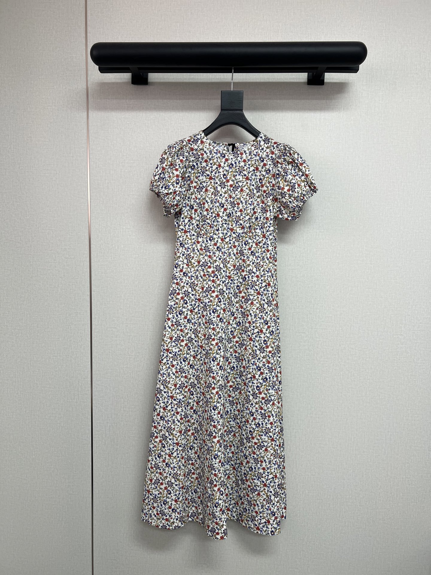 NO:891298,High-quality D0ne, a niche brand in California, USA. Retro pastoral style floral skirt. Made of pure cotton reactive digital printing. Super beautiful 'flowers like brocade'. Made in two lengths: long/short. SML,,skirts,19860909高品质D0ne美国加州小众品牌 复古田园风的碎花裙子 采用纯棉活性数码印花 超美的“繁花似锦” 做了长/短两个长度 SML,,skirts,,Women's clothing