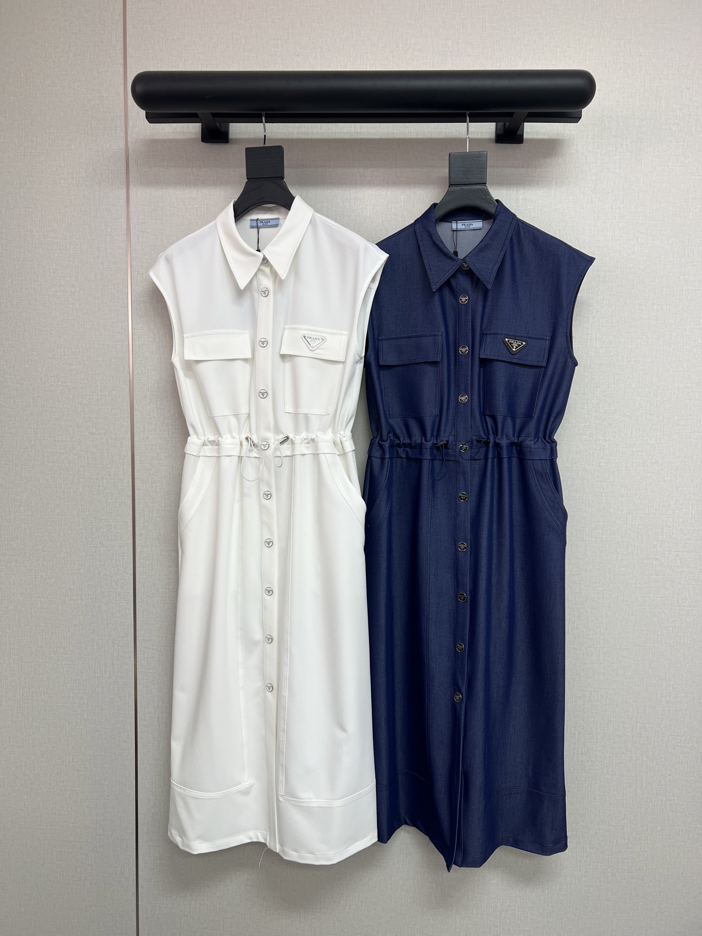 NO:892310,High-quality Prad*26 new summer style sleeveless dress/fabric is breathable, comfortable and has a great vertical feel/drawstring design, triangle brand logo embellishment/two-color SML, prada, skirts,19860909高品质Prad*26年夏季新款无袖连衣裙/面料透气舒适垂直感超好/抽绳设计 三角牌Logo点缀/两色SML,,prada,skirts,,Women's clothing