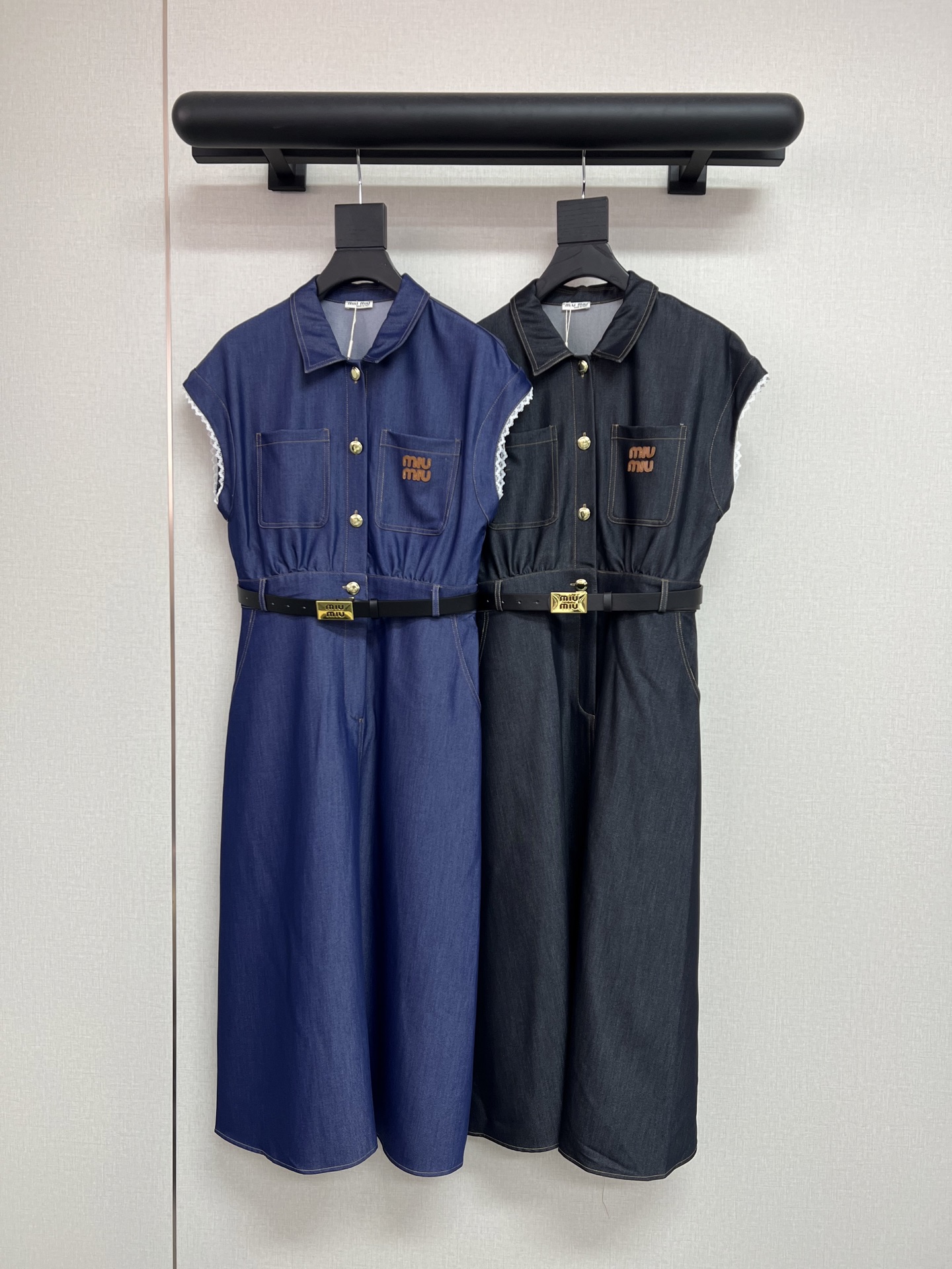 NO:909939,High quality MIU MI*26 new summer style lapel sleeveless dress/matching belt/high version two-color SML,,miumiu,skirts,19860909高品质MIU MI*26年夏季新款翻领无袖连衣裙/搭配腰带/高版本两色SML,,miumiu,skirts,,Women's clothing