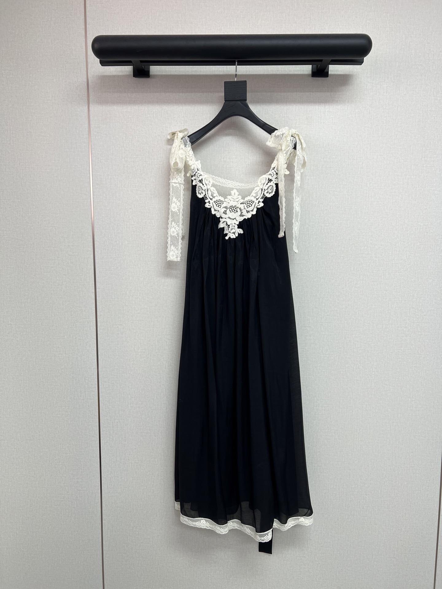 NO:924161,High-quality Zimm*r2026 summer/Yang Chaoyue's same style holiday skirt~ Custom-dyed 4 kinds of lace/custom-dyed spliced ​​Tencel blend skirt~ Light, elegant and textured, super beautiful~ Beyond the same style as my sister!  SML,,skirts,19860909高品质Zimm*r2026夏季/杨超越同款度假裙～ 定制定染4种蕾丝花边/定染 拼接天丝混纺裙身～轻薄飘逸有质感 超级美丽～超越妹妹同款！ SML,,skirts,,Women's clothing