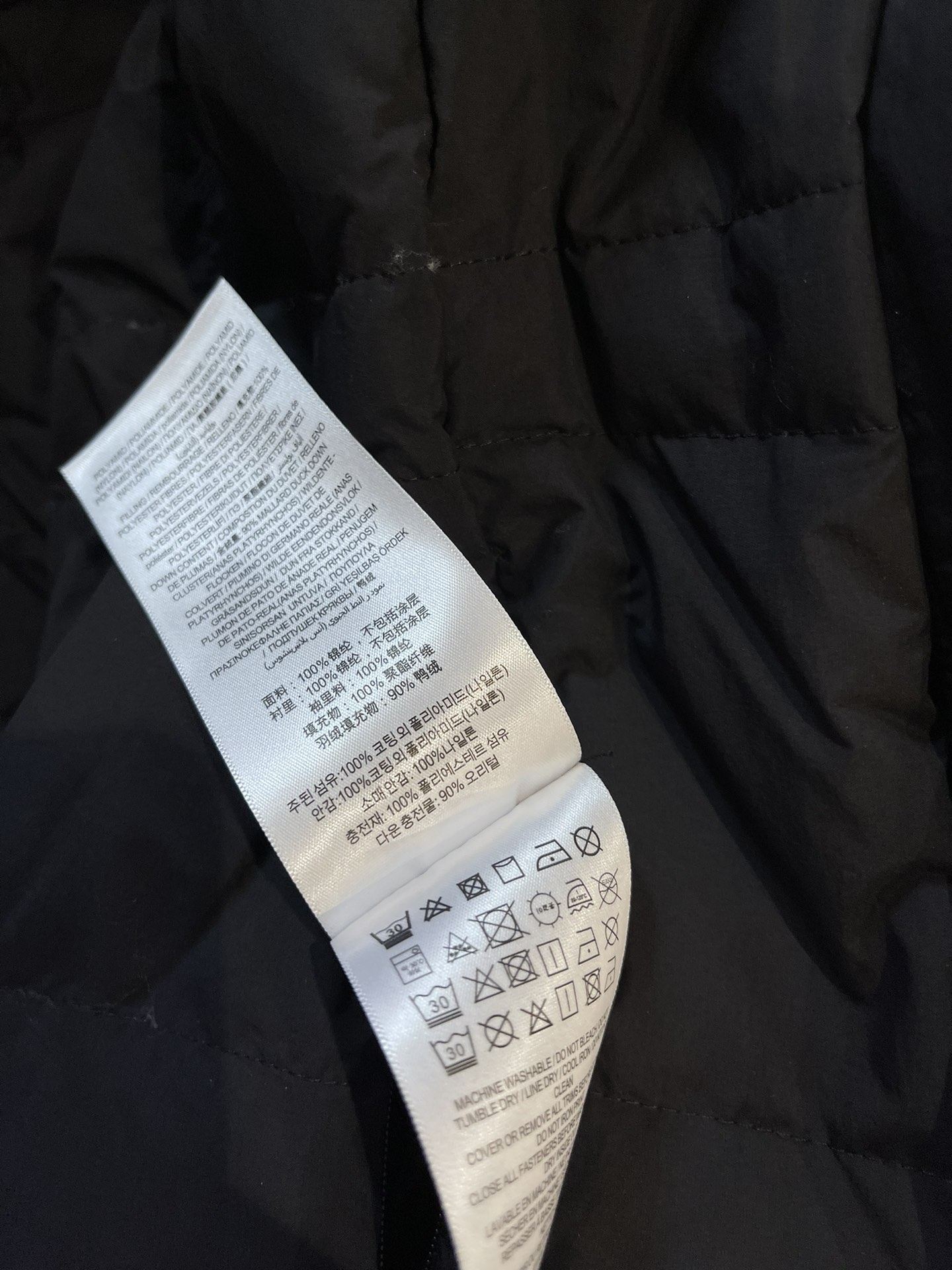 T9958#羽绒服特价‼️
Burberry 经典logo 车格长款抽绳设计 90% 白鸭绒长款羽绒服 