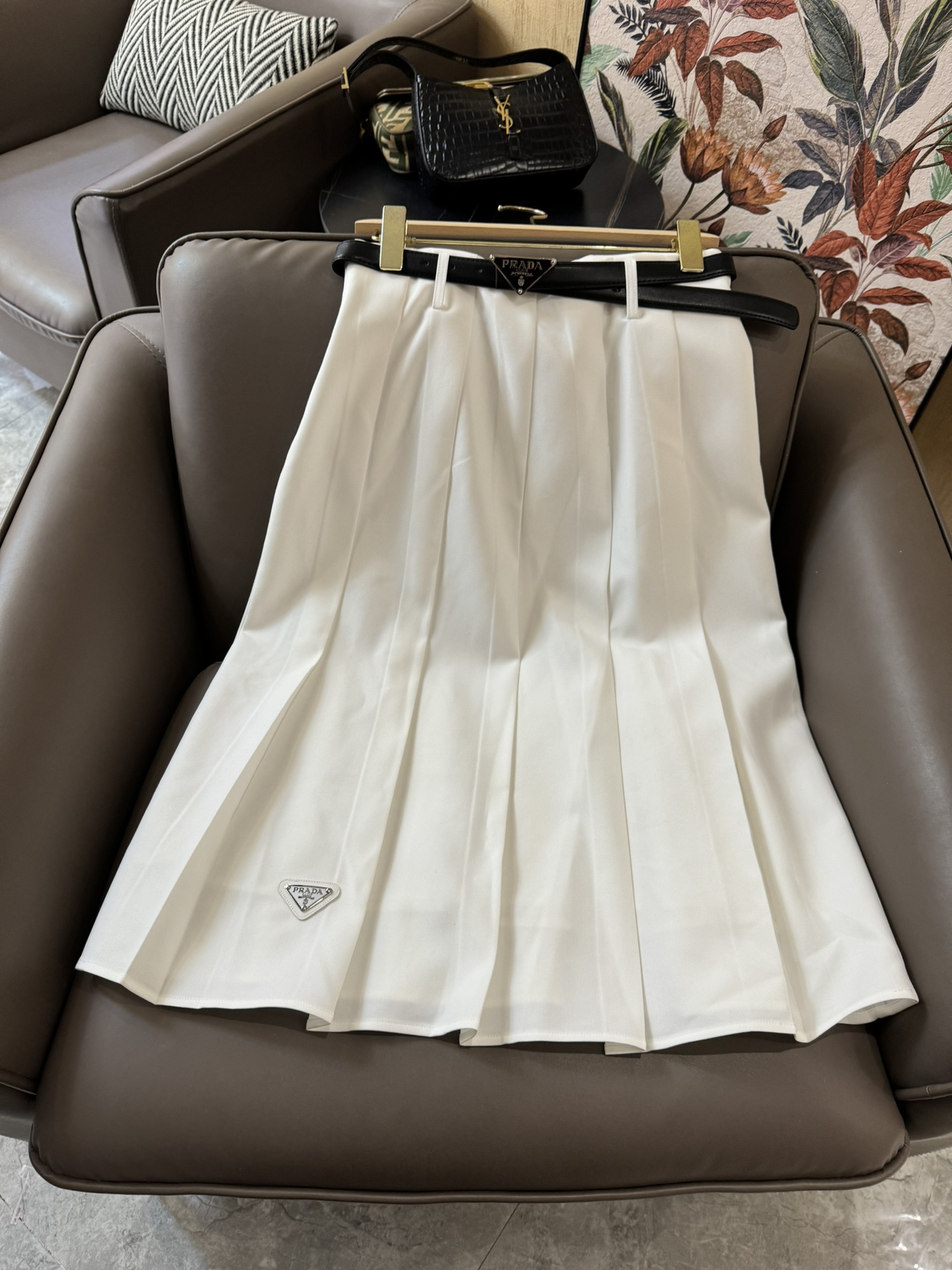 XC24037#新款套装Prada三角标经典短袖西装外套压褶半裙套装白色黑色SML
