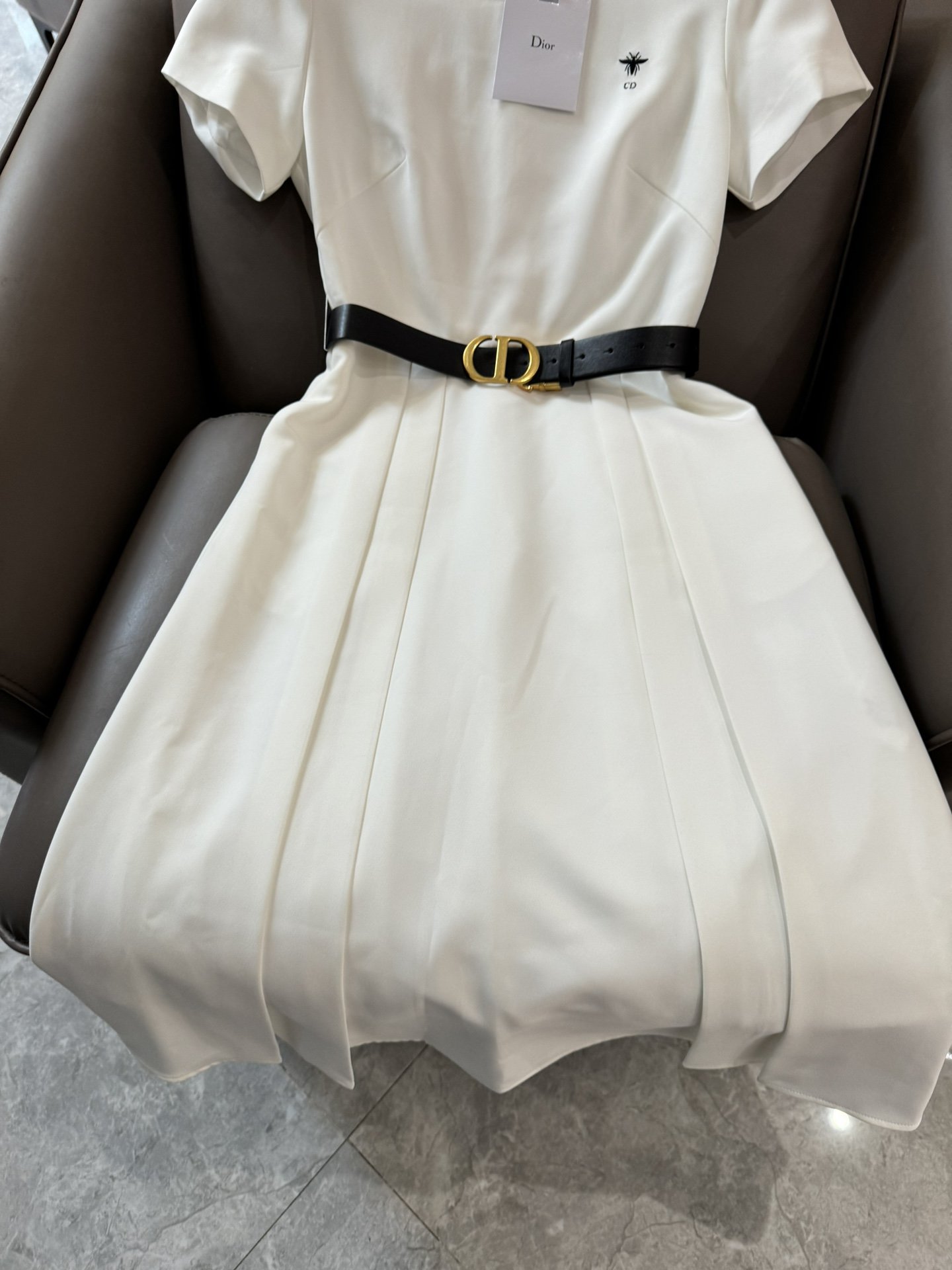 XC24053#新款连衣裙Dir小蜜蜂刺绣短袖配腰带长款连衣裙白色黑色SML