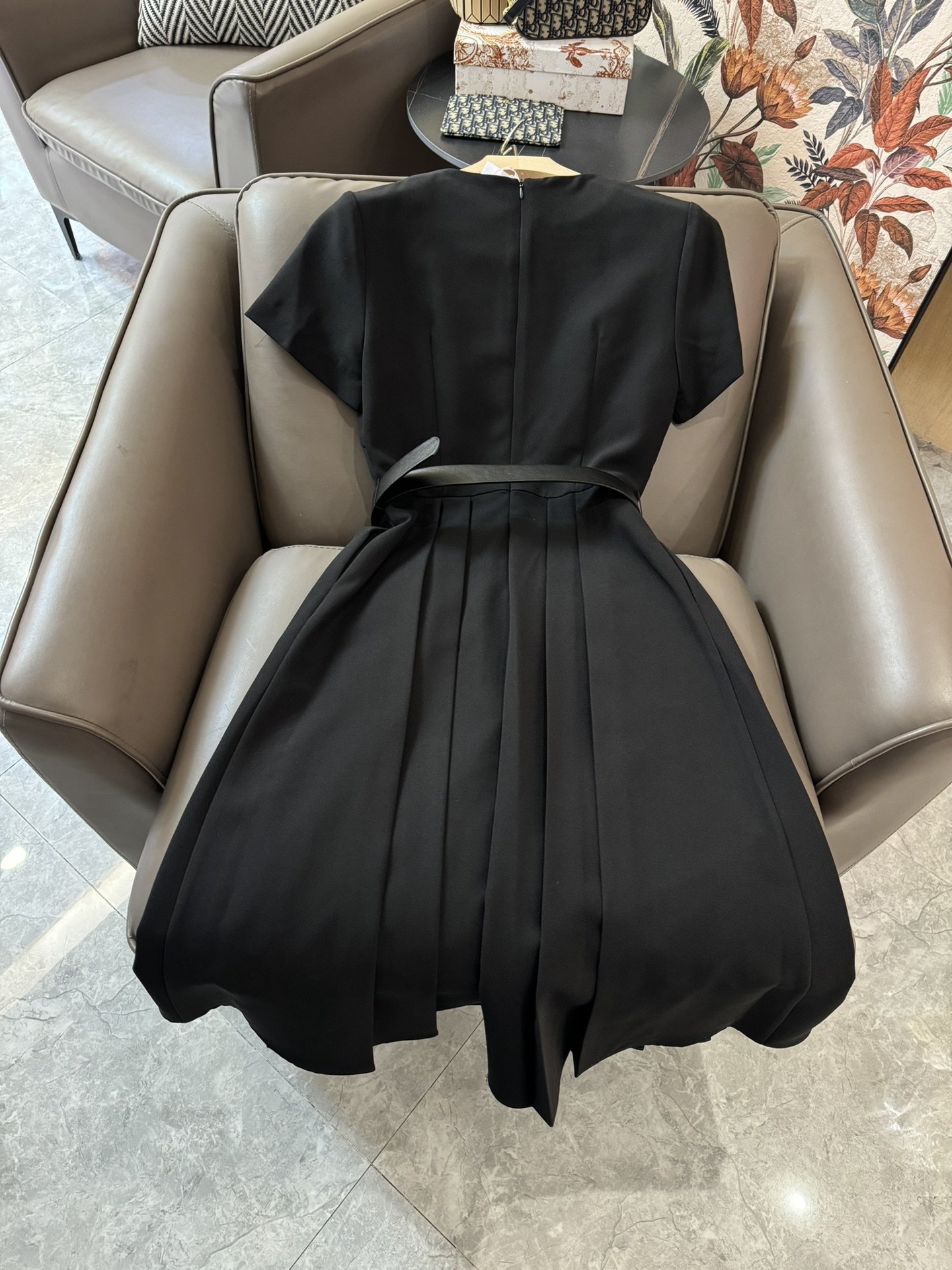 XC24053#新款连衣裙Dir小蜜蜂刺绣短袖配腰带长款连衣裙白色黑色SML