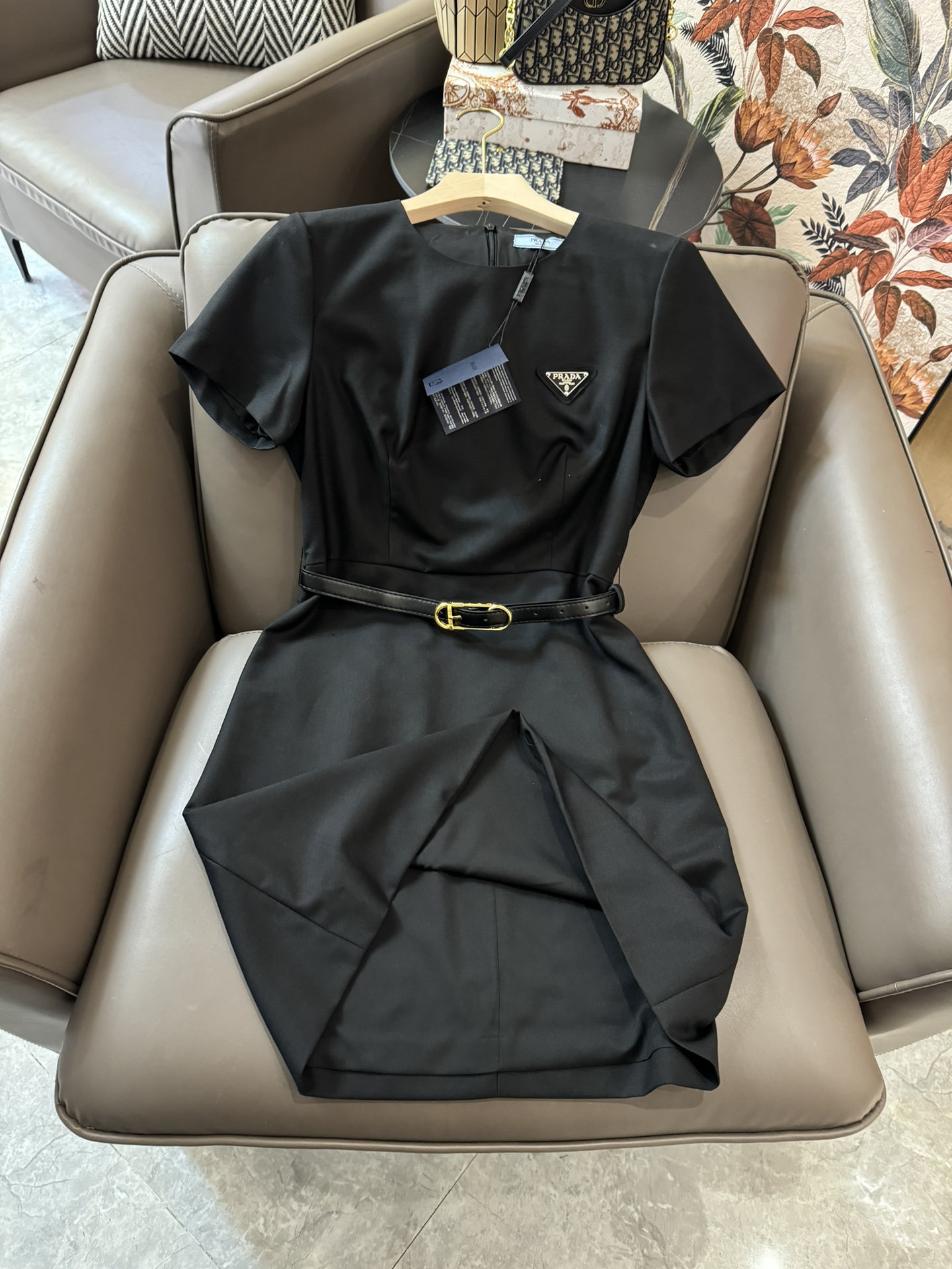 XC24031#新款连衣裙Prada短袖修身款配腰带连衣裙白色黑色SML