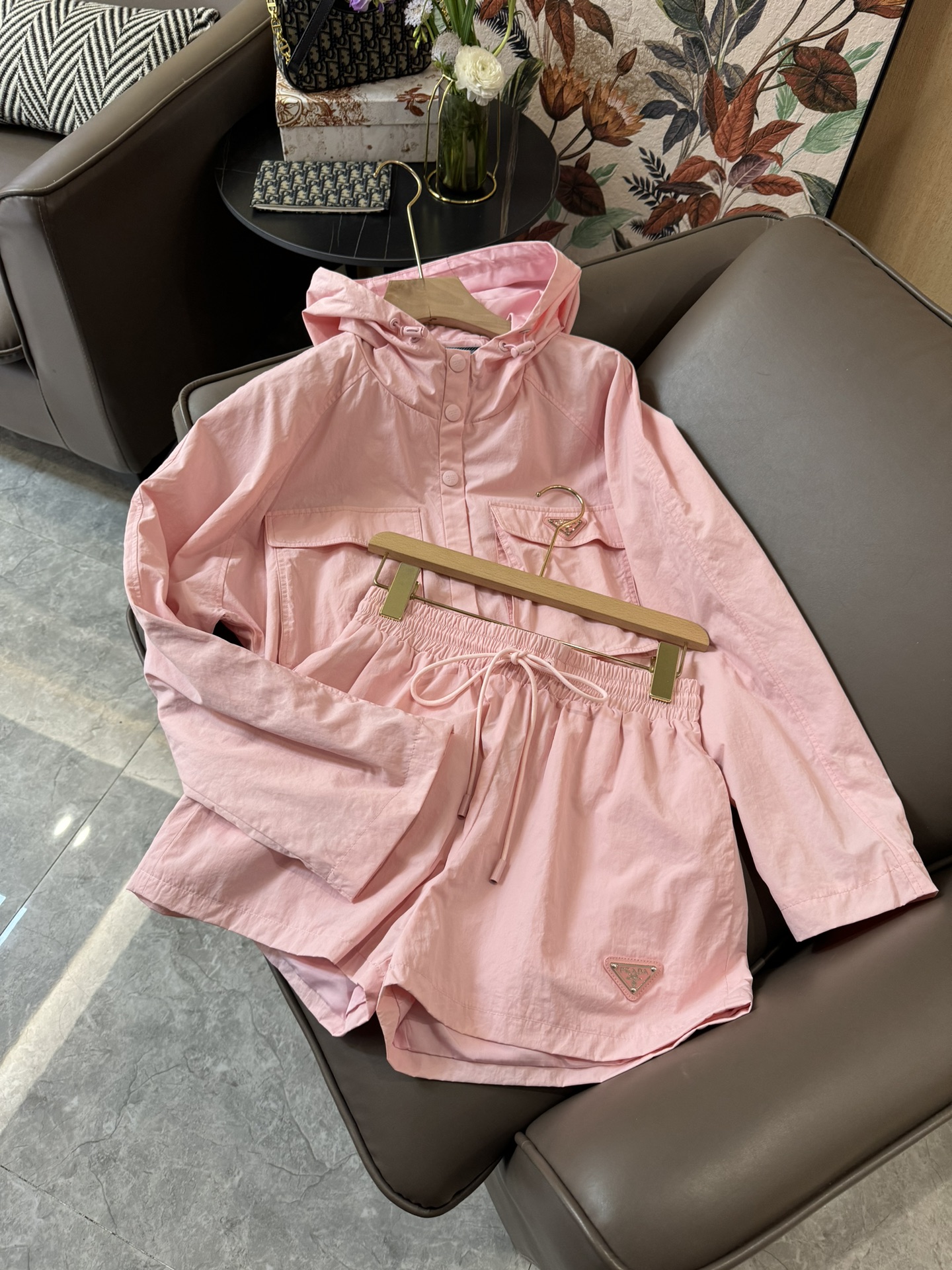 XC24047#新款套装Prada三角标尼龙记忆丝长袖外套短裤套装黑色粉色SML