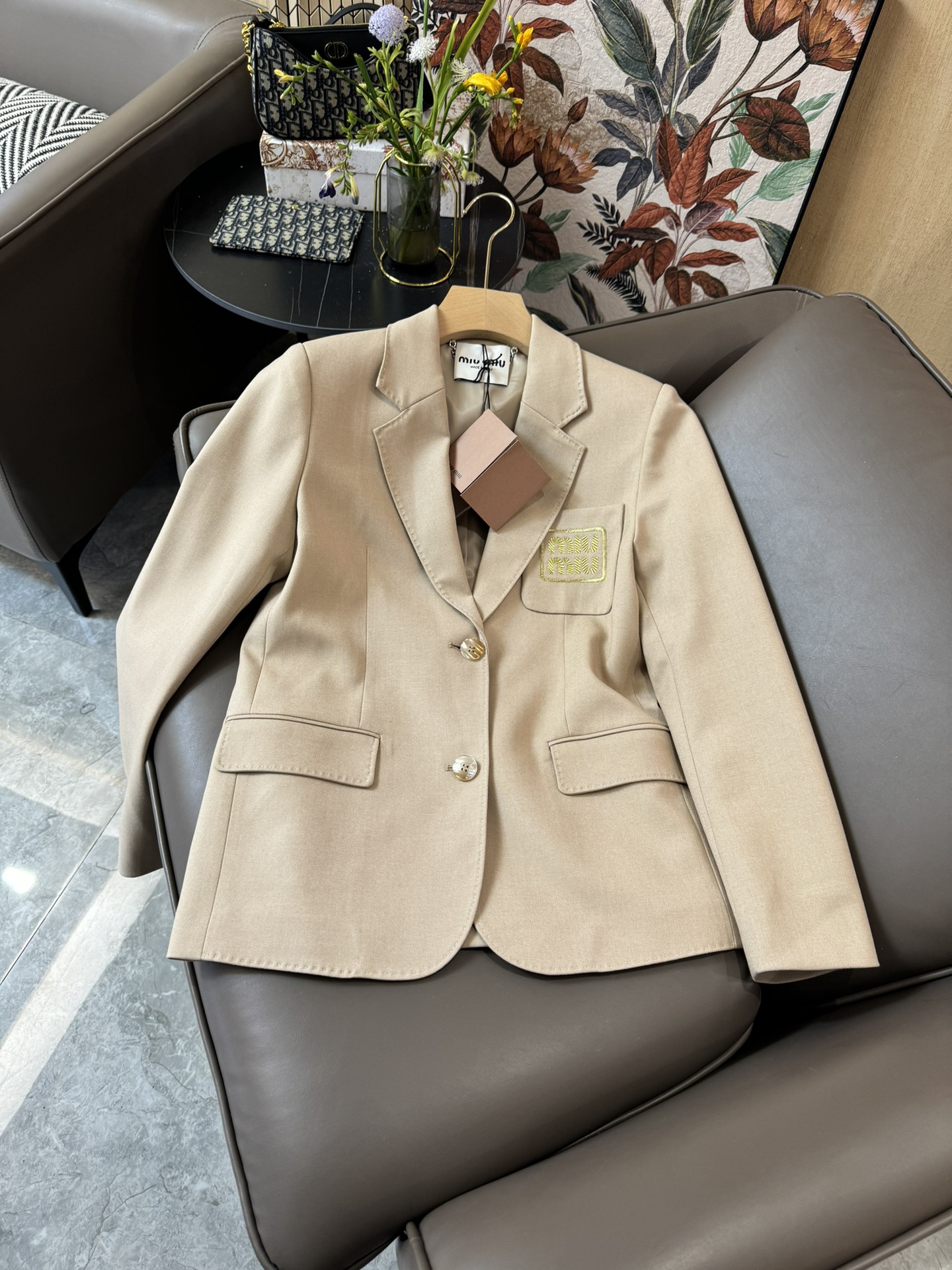 HXZ014#新款西装外套⚠️Pesdjbmiu miu 25% 羊毛长袖 西装外套 杏色 SMLXL