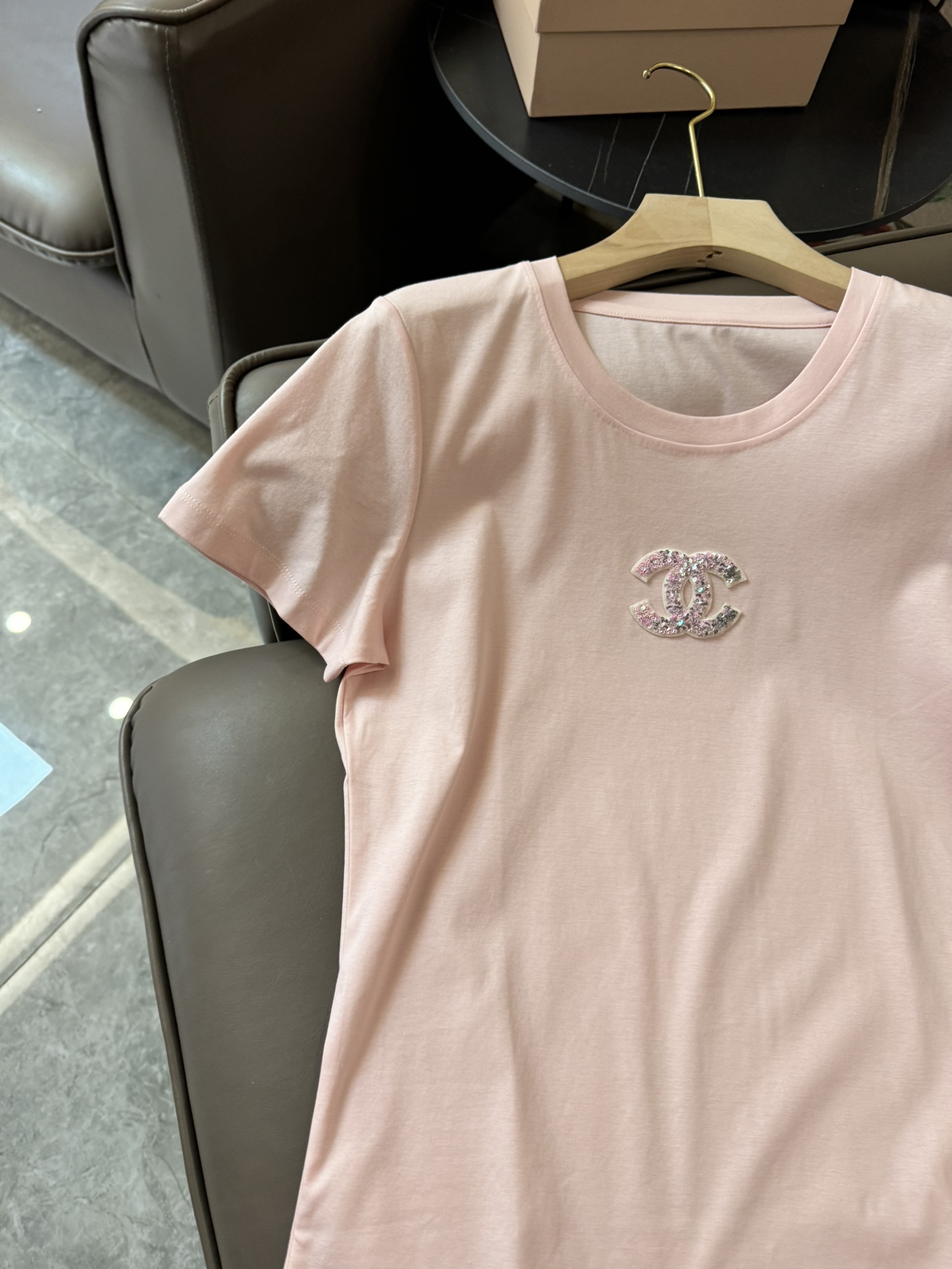 DG011#新款T恤chanle双C手工订珠片修身款短袖T恤粉色白色SMLXLXXL