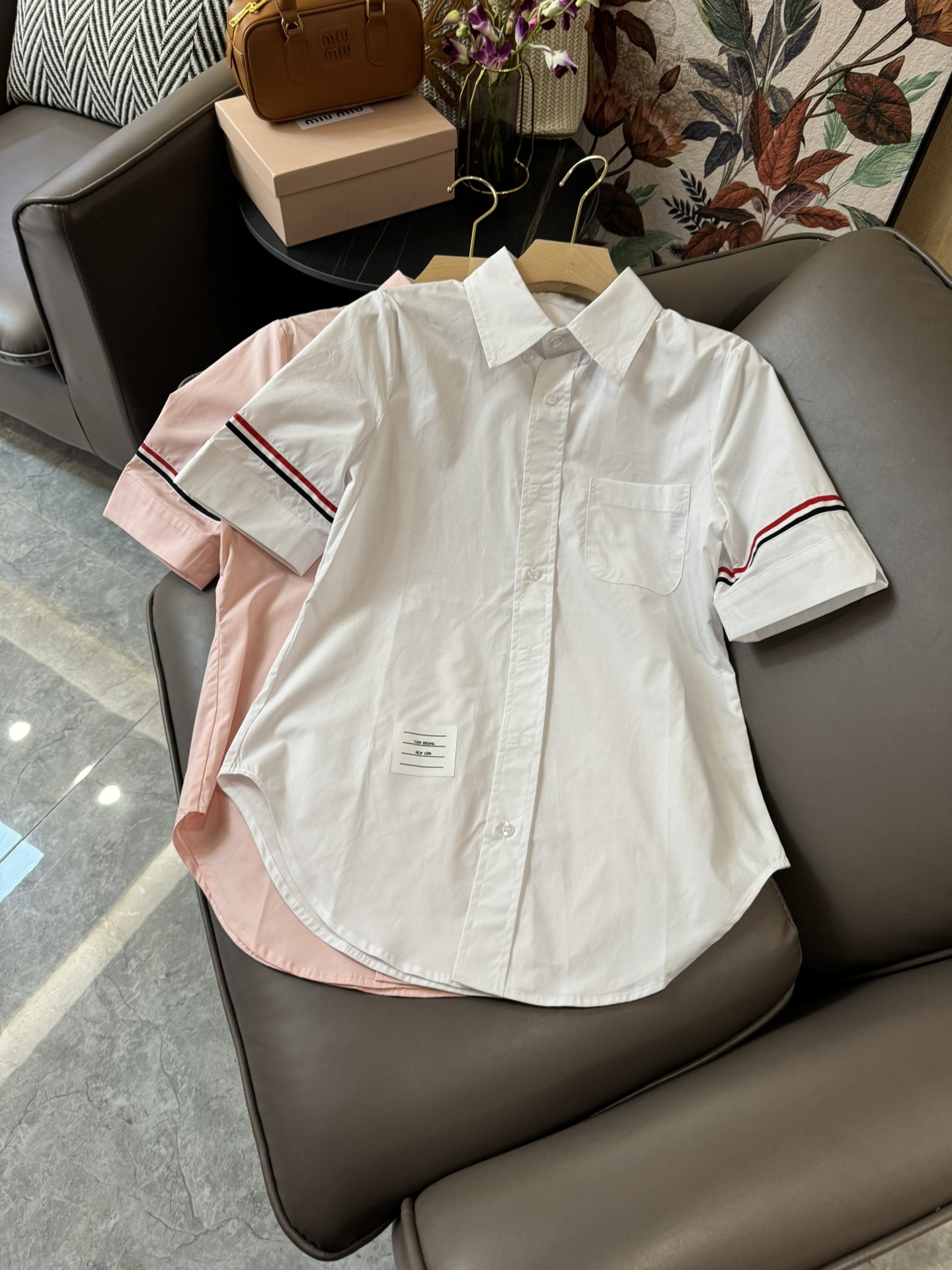 CS016#新款衬衫⚠️Pzddll????\nTB 条纹短袖修身衬衫 粉色 白色 SML