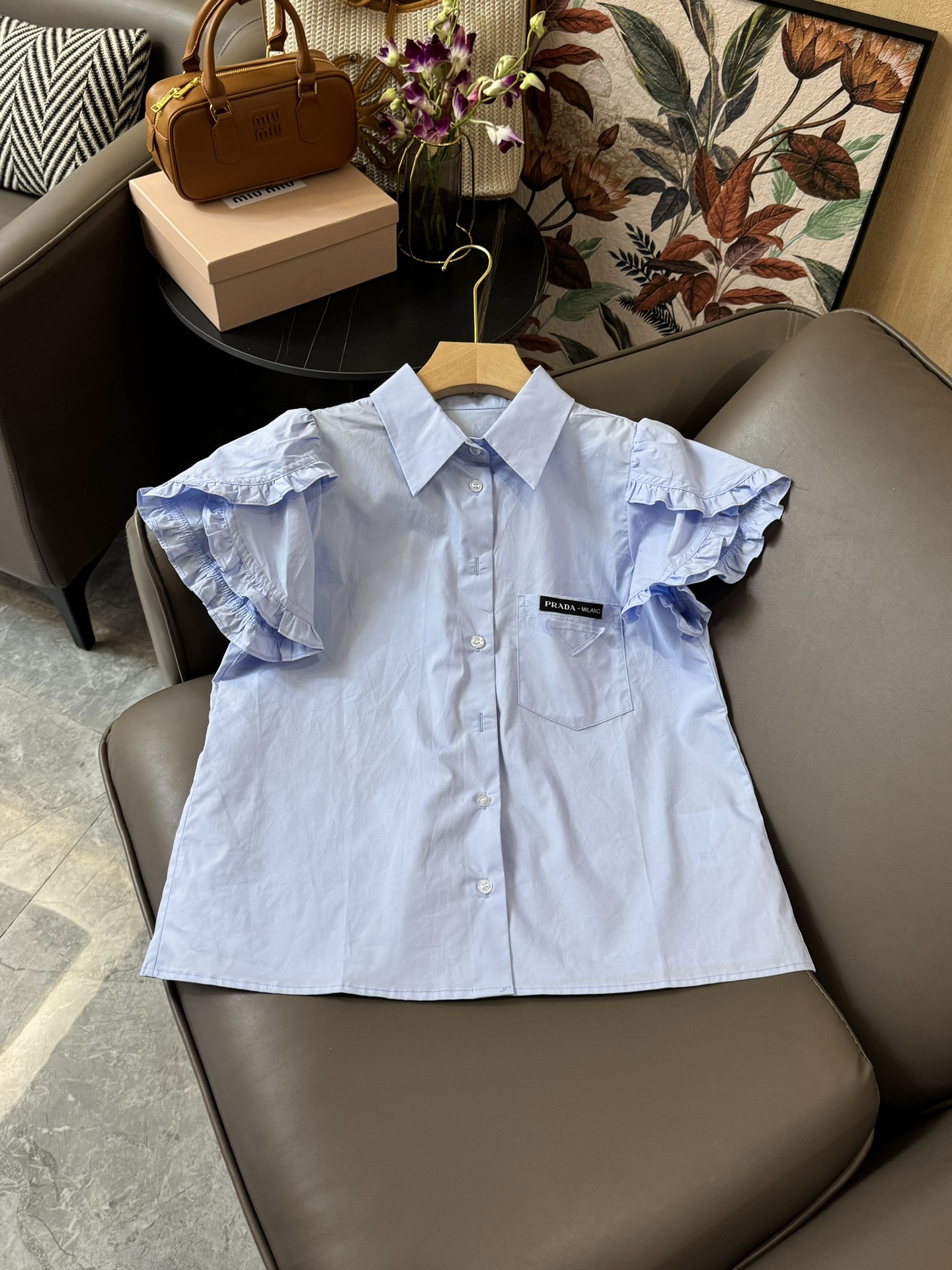 CS027#新款衬衫⚠️Pzzdqd????\nprada 木耳边花苞袖 短袖衬衫 白色 粉色 蓝色 SML