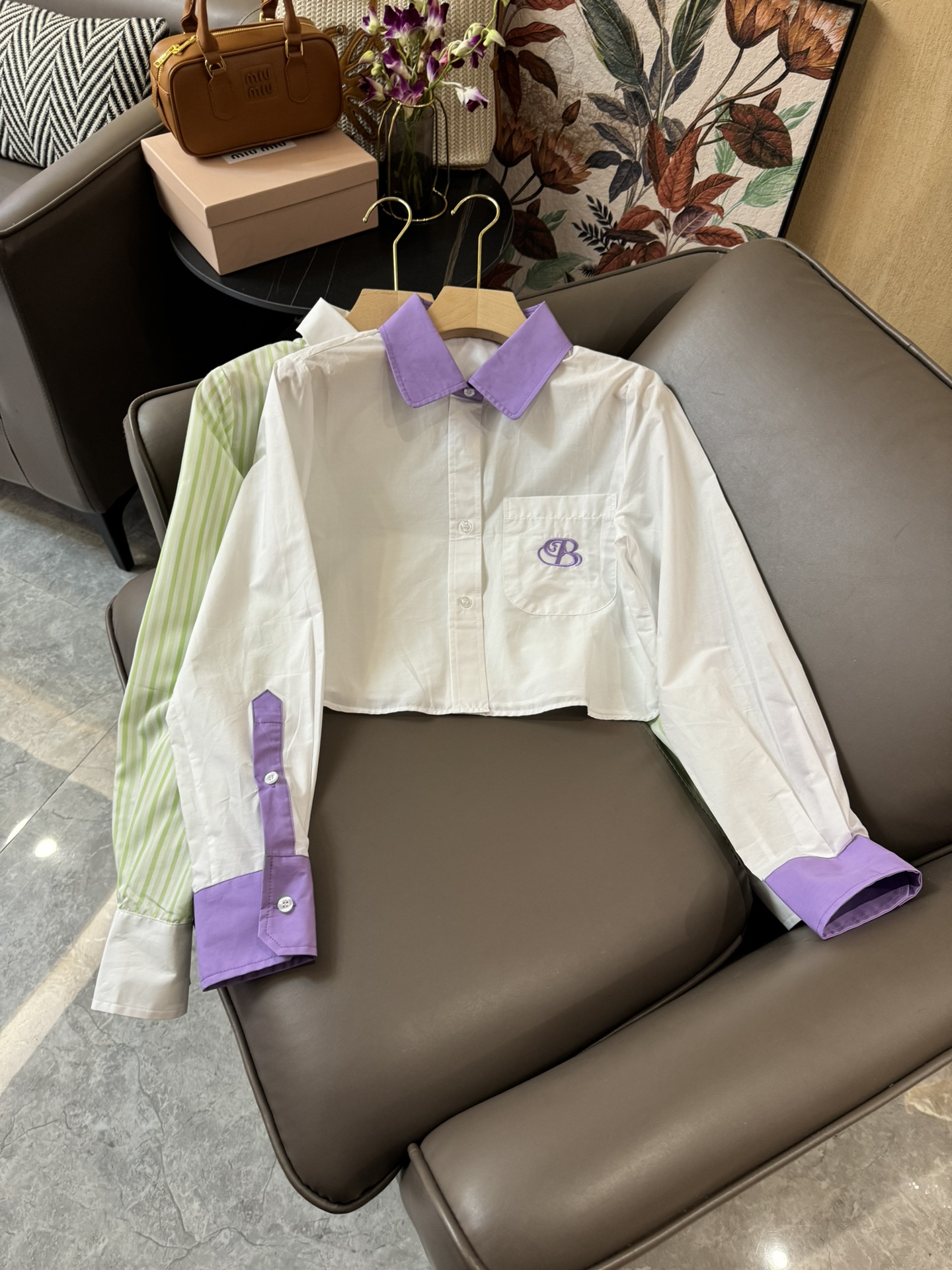 CS021#新款衬衫⚠️Pzzdqd????\nBal 拼色 短款长袖衬衫 紫白色/绿色 SML