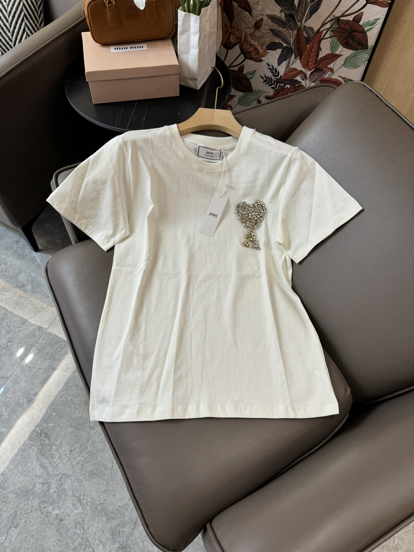 OS001#新款T恤⚠️Pyswwe????\nAmi 手工钉钻爱心短袖T恤 白色 SML