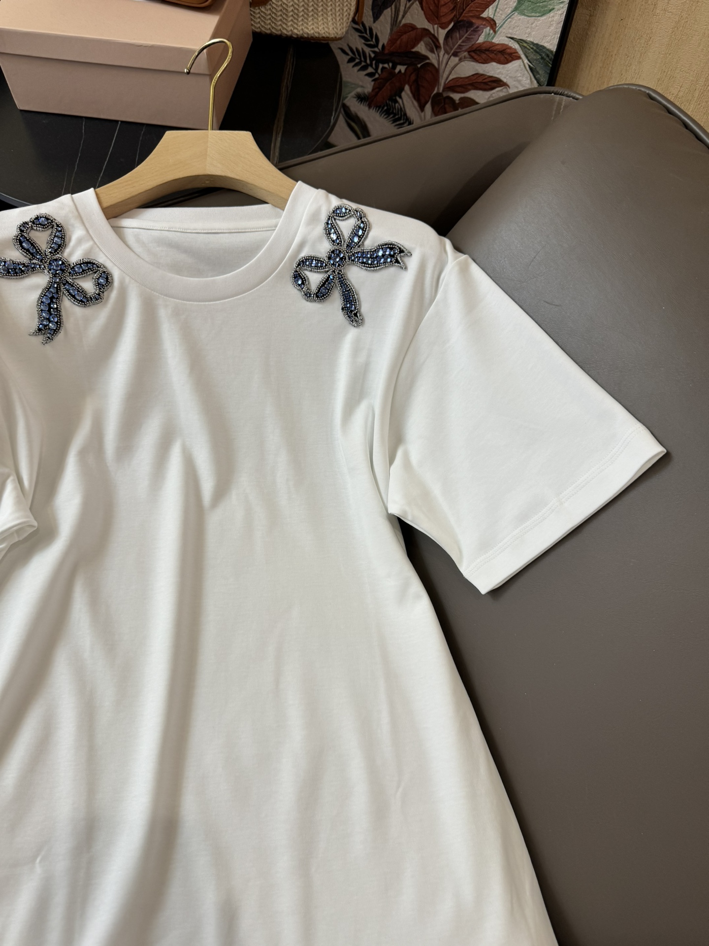 DG015#新款T恤Valentino超重工款手工缝立体水钻蝴蝶节短袖T恤白色SML