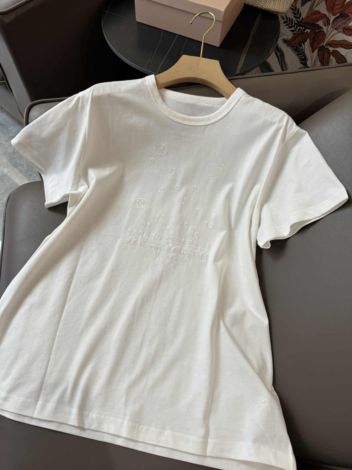 YJ051#新款T恤MM6玛吉拉logo数字绣花宽松短袖T恤黑色白色SML