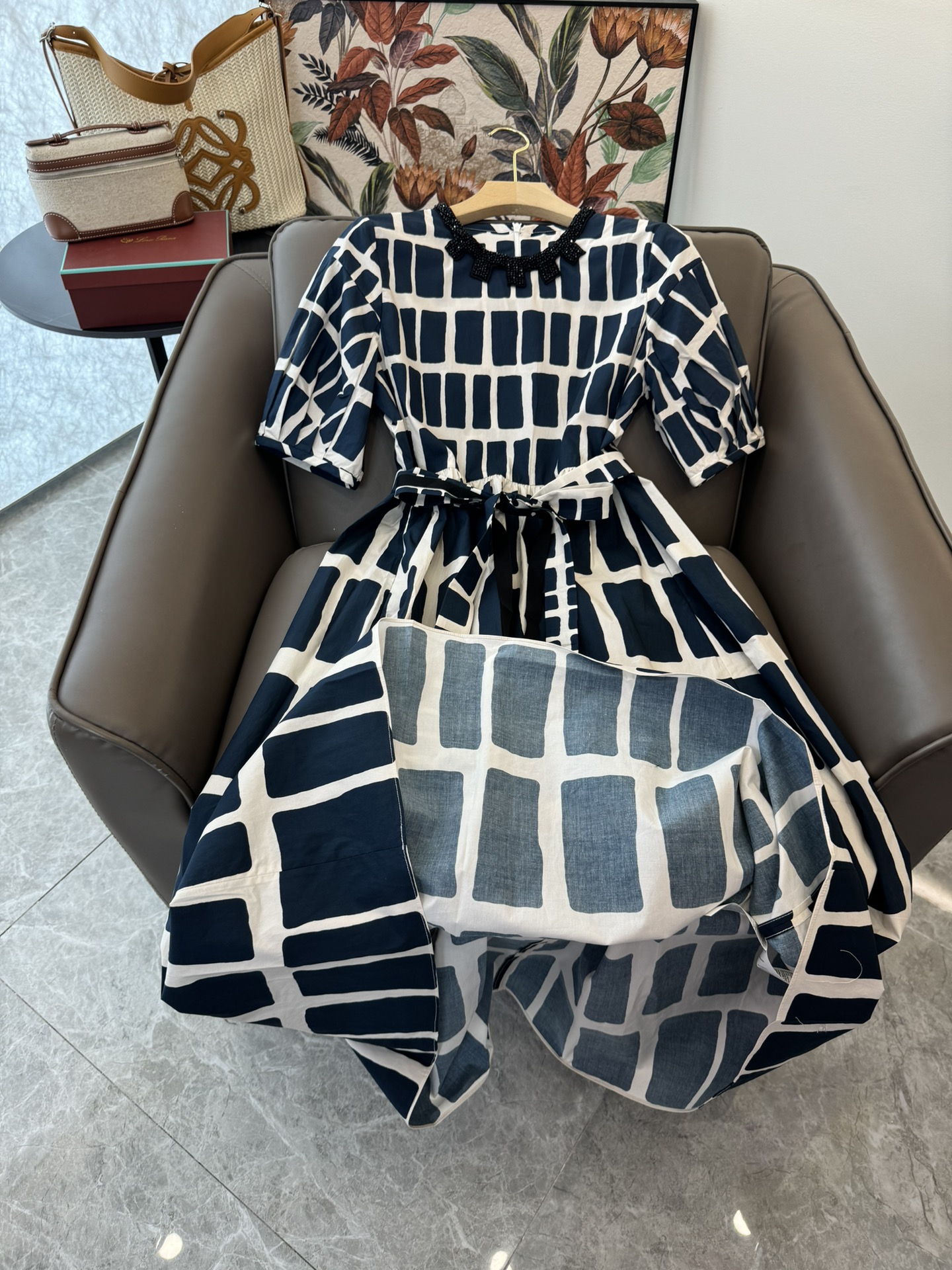 BS375#新款连衣裙。
Max Mara 最新印花 短袖钉珠 几何纹印花棉料连衣裙 红色 蓝色 SML