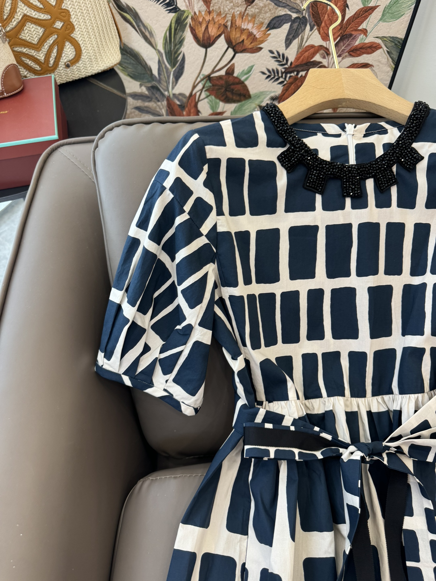 BS375#新款连衣裙。
Max Mara 最新印花 短袖钉珠 几何纹印花棉料连衣裙 红色 蓝色 SML