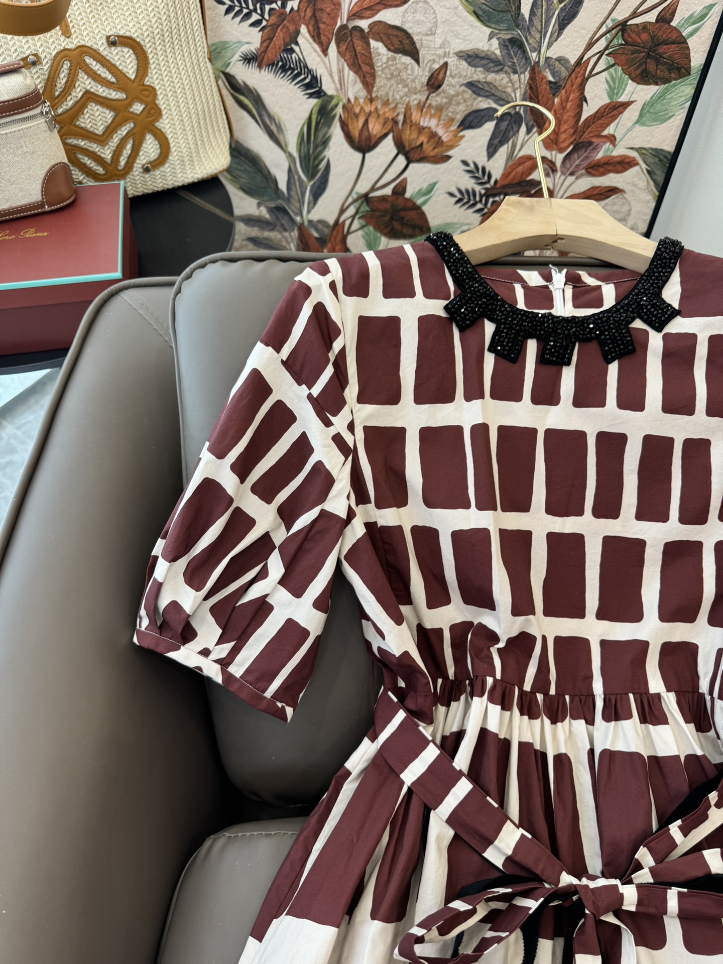 BS375#新款连衣裙。
Max Mara 最新印花 短袖钉珠 几何纹印花棉料连衣裙 红色 SMLXL