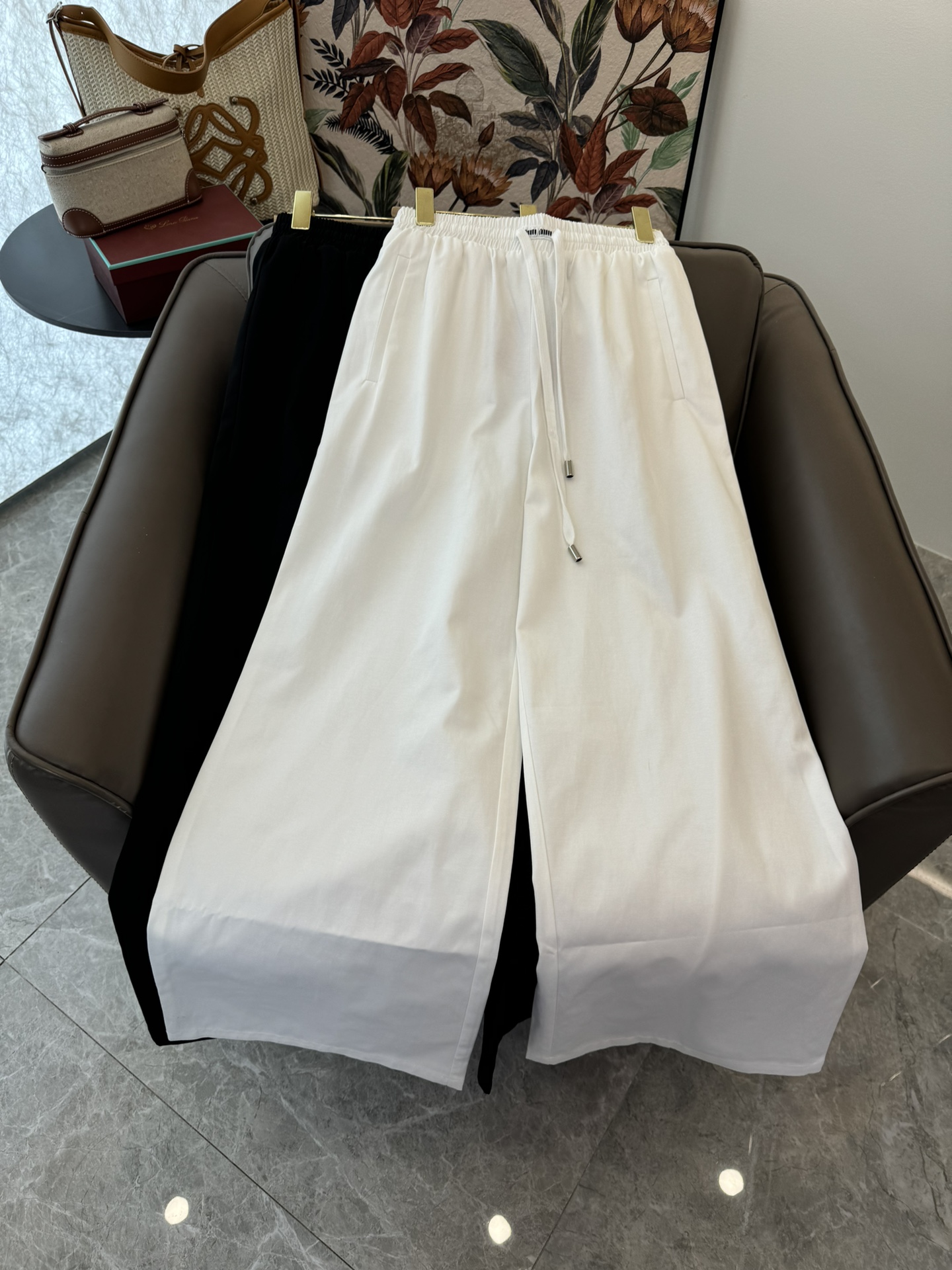 Parfait
 MiuMiu Vêtements Culottes & Pantalons Noir Blanc Jambes larges