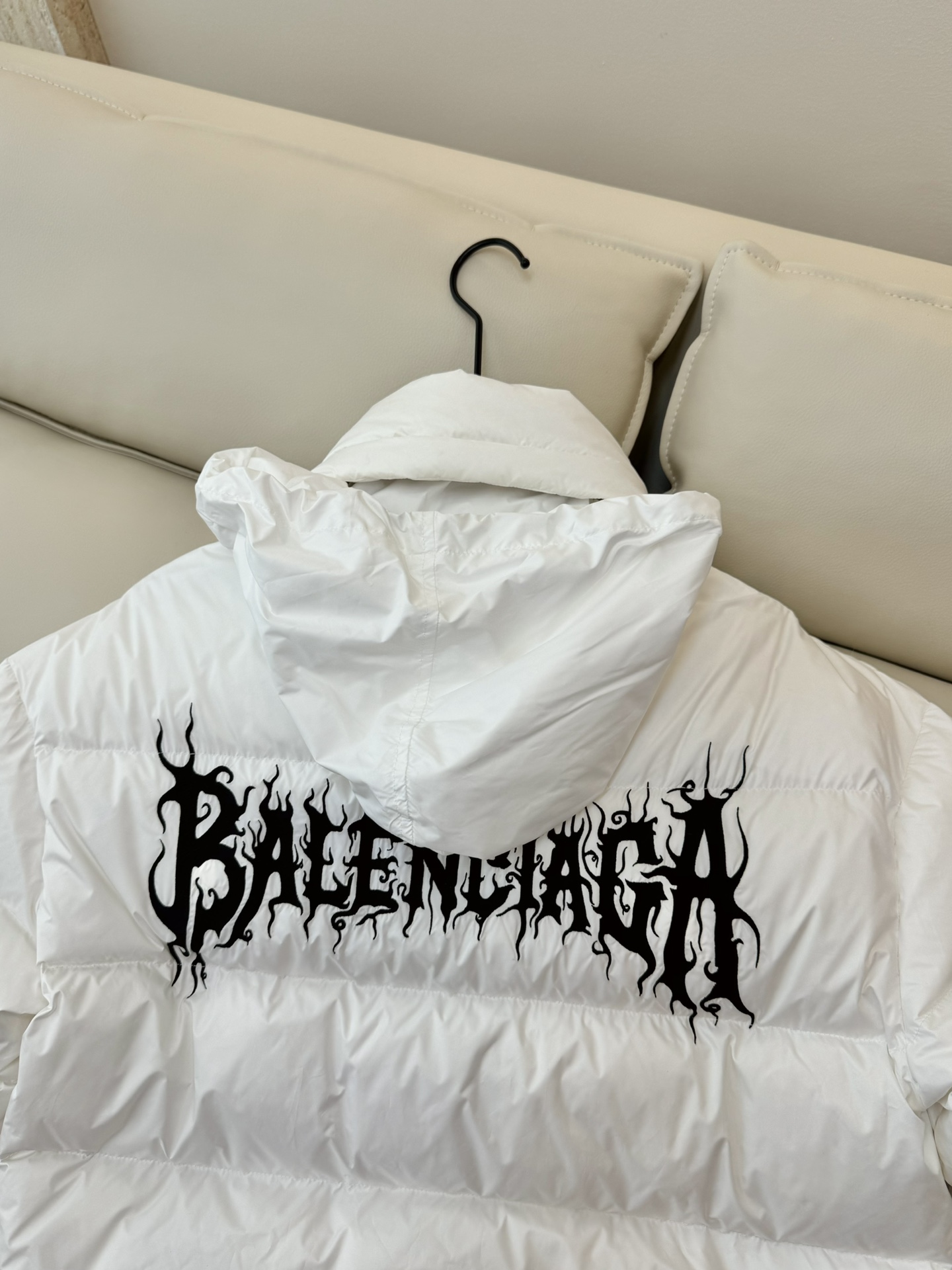 24015#新款羽绒服Balenciaga巴黎世家龙年限定印花宽松版90%白鸭绒羽绒服白色黑色SML