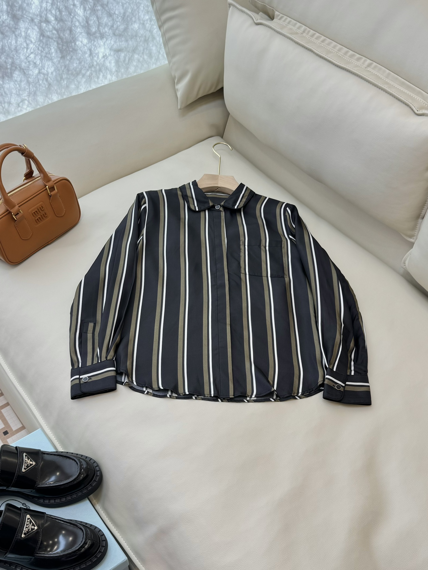 NO:296876,BS537# new shirt max vertical striped print long-sleeved silk print shirt SMLXL,,shirts,real silk,alexander wang19860909BS537#新款衬衫 max 竖条纹印花 长袖真丝印花衬衫 SMLXL,,shirts,real silk,alexander wang,Women's clothing