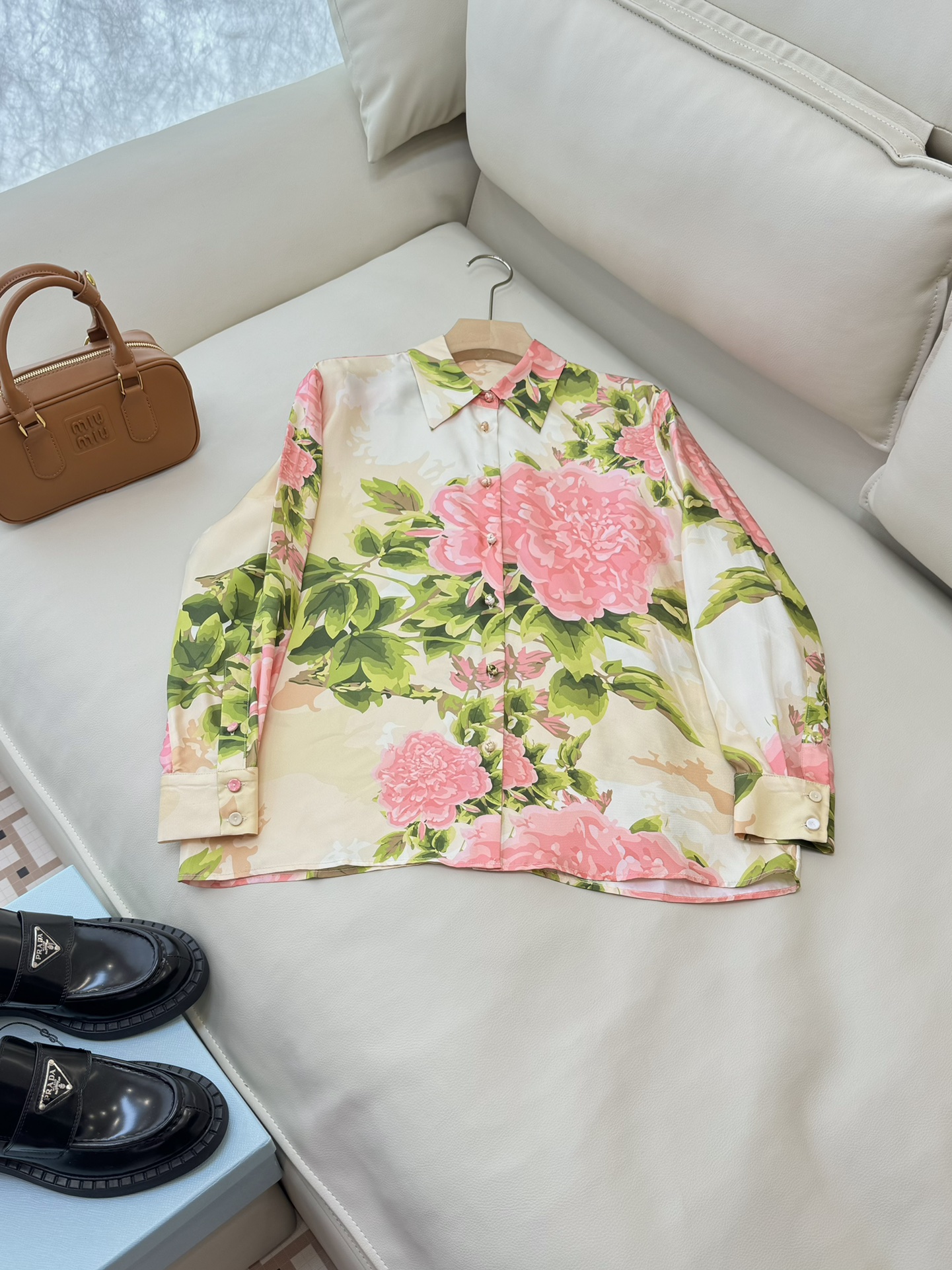 NO:296906,BS209# new shirt Val super big flower peony print silk long-sleeved shirt SMLXL,,shirts,real silk,alexander wang19860909BS209#新款衬衫 Val 超级大花 牡丹花印花 真丝长袖衬衫 SMLXL,,shirts,real silk,alexander wang,Women's clothing