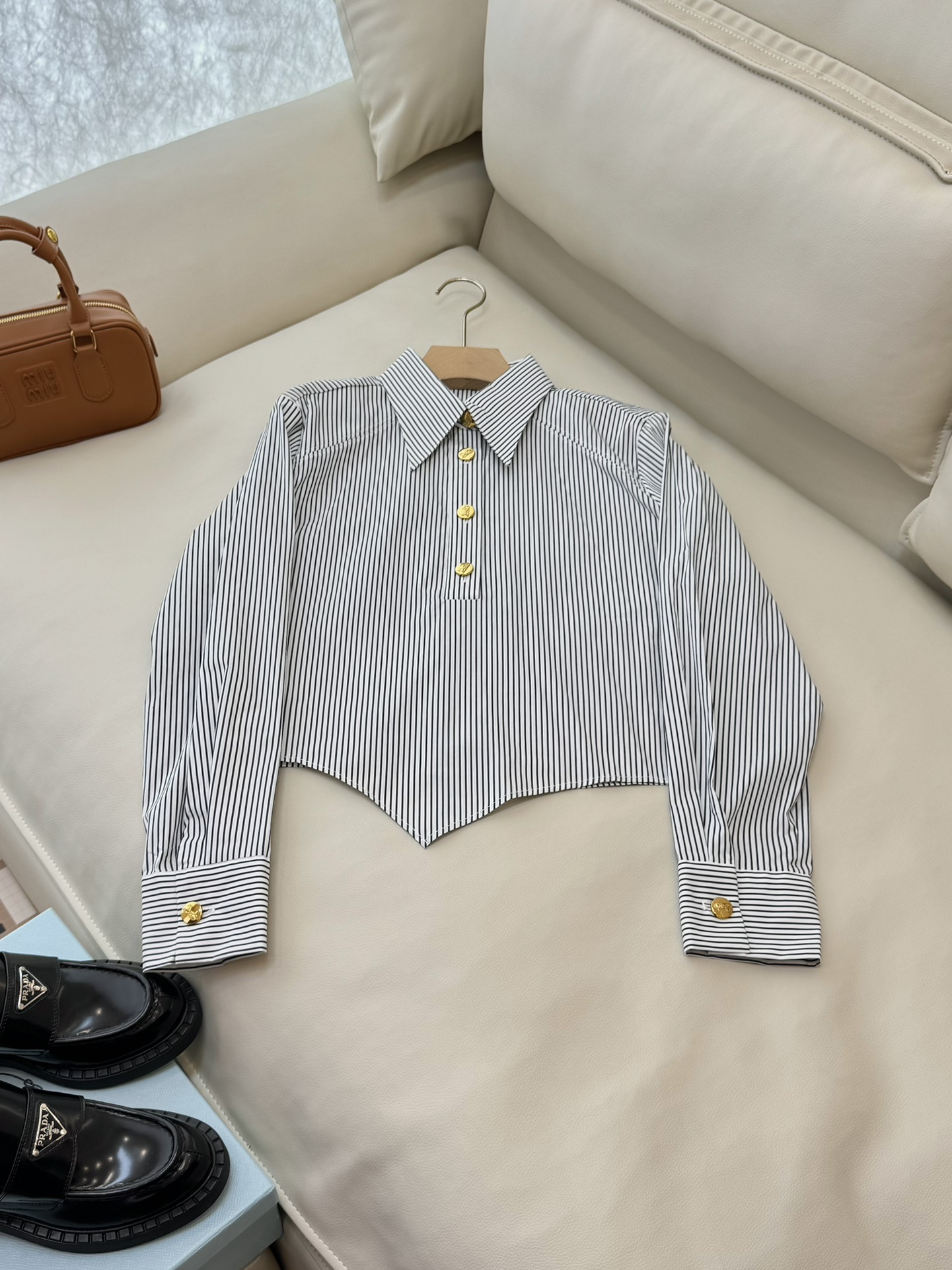 NO:296888,BS029# new shirt celine gold button lapel short jacket striped cotton shirt two colors SMLXL, celine, jackets & coats,shirts,alexander wang19860909BS029#新款衬衫 celine 金扣子 翻领短款外套条纹棉衬衫 两色SMLXL,,celine,jackets & coats,shirts,alexander wang,Women's clothing