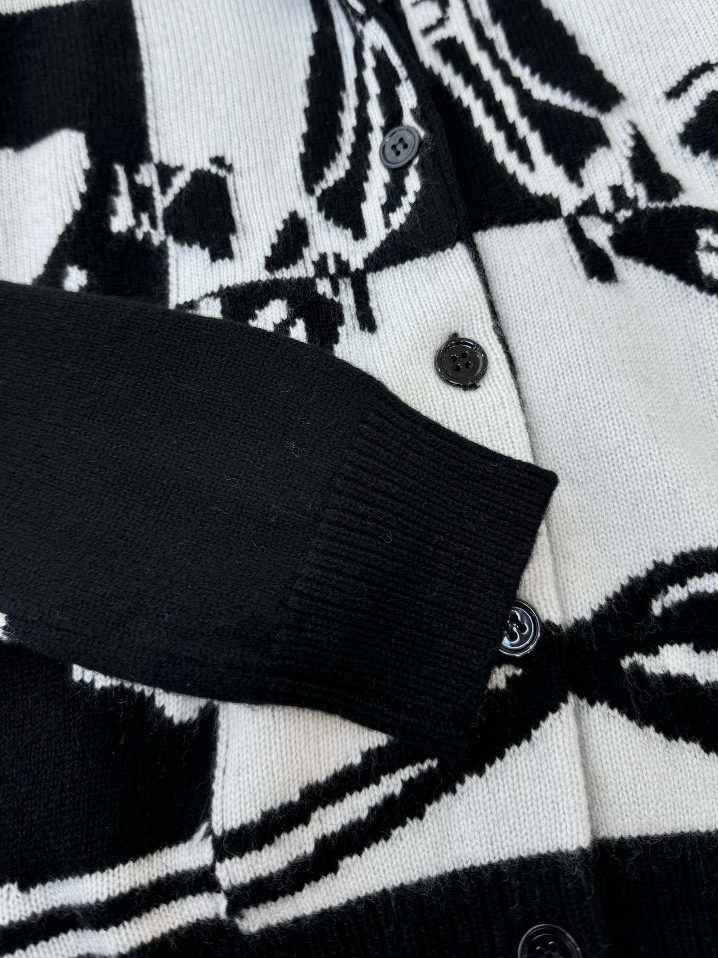 BS0500#新款毛衣💕H家 爱马仕 定位花 100% 羊绒 开衫外套 毛衣 黑色 36/38/40/4