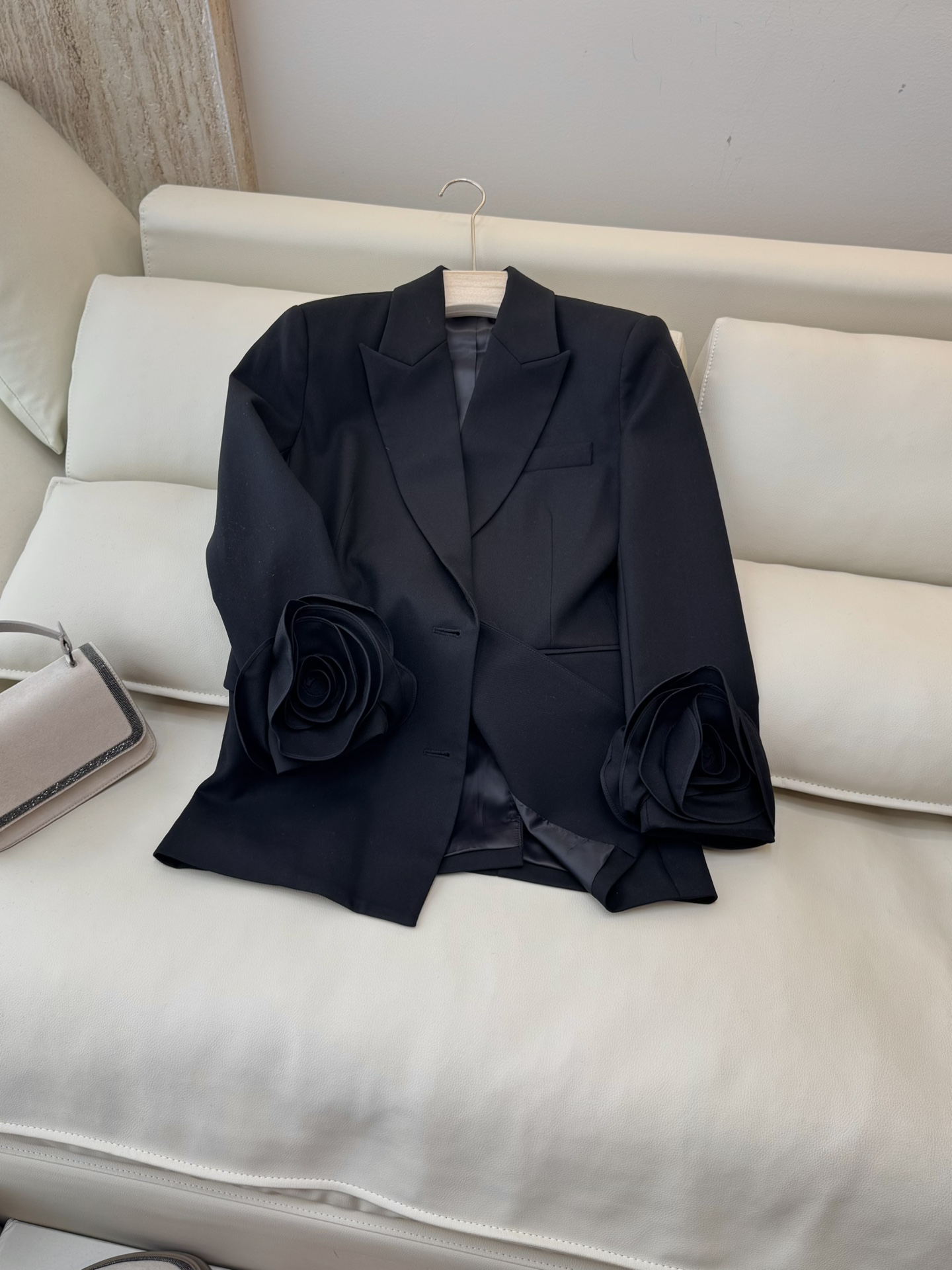 XZ064#新款外套🌾VAL* 华伦家 58%羊毛 双排扣 花朵袖西装外套 黑色 SMLXL