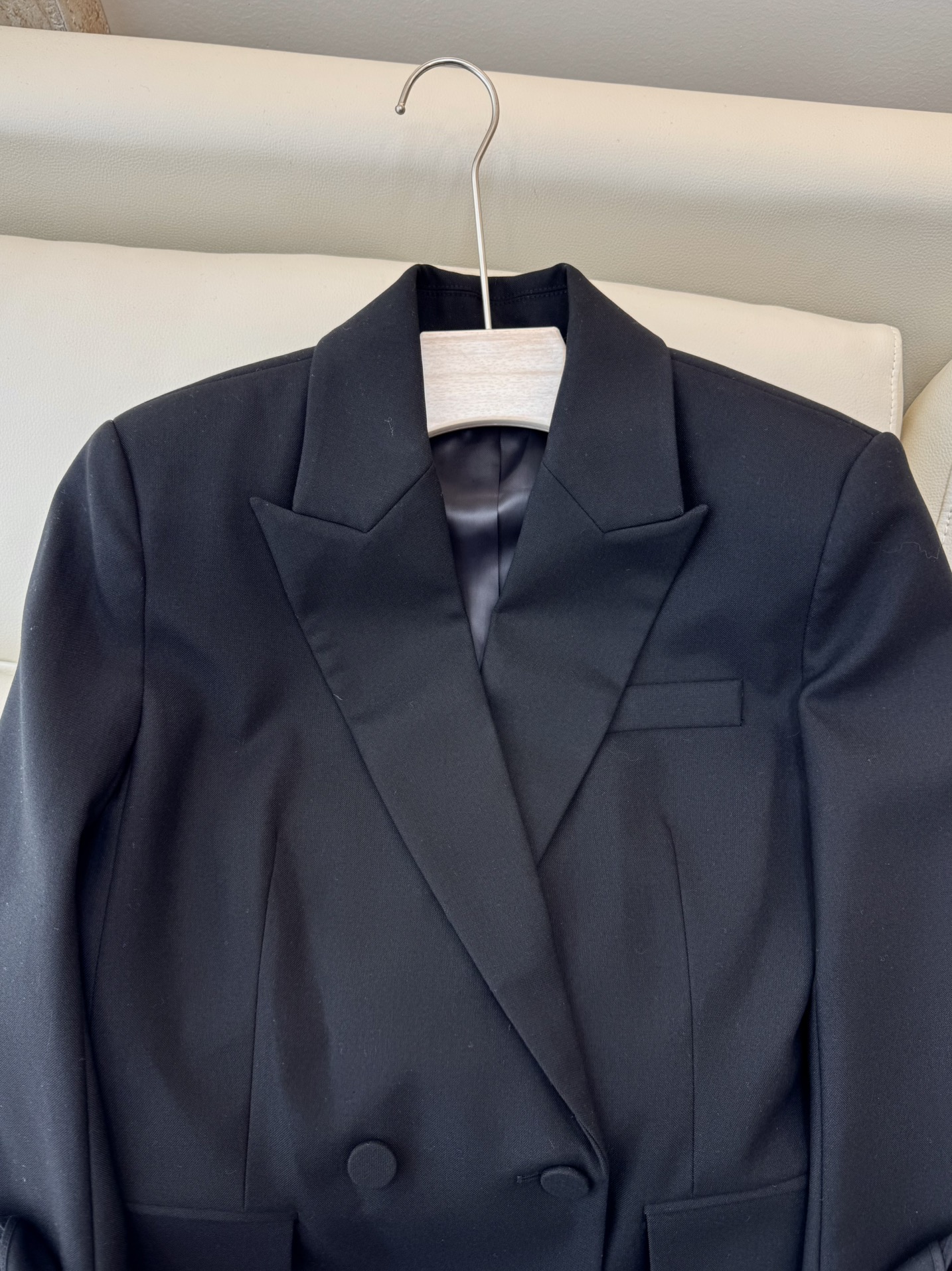 XZ064#新款外套🌾VAL* 华伦家 58%羊毛 双排扣 花朵袖西装外套 黑色 SMLXL